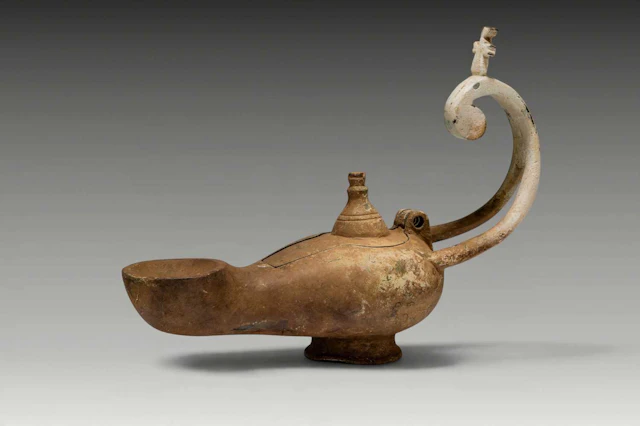 BYZANTINE BRONZE LAMP WITH LID