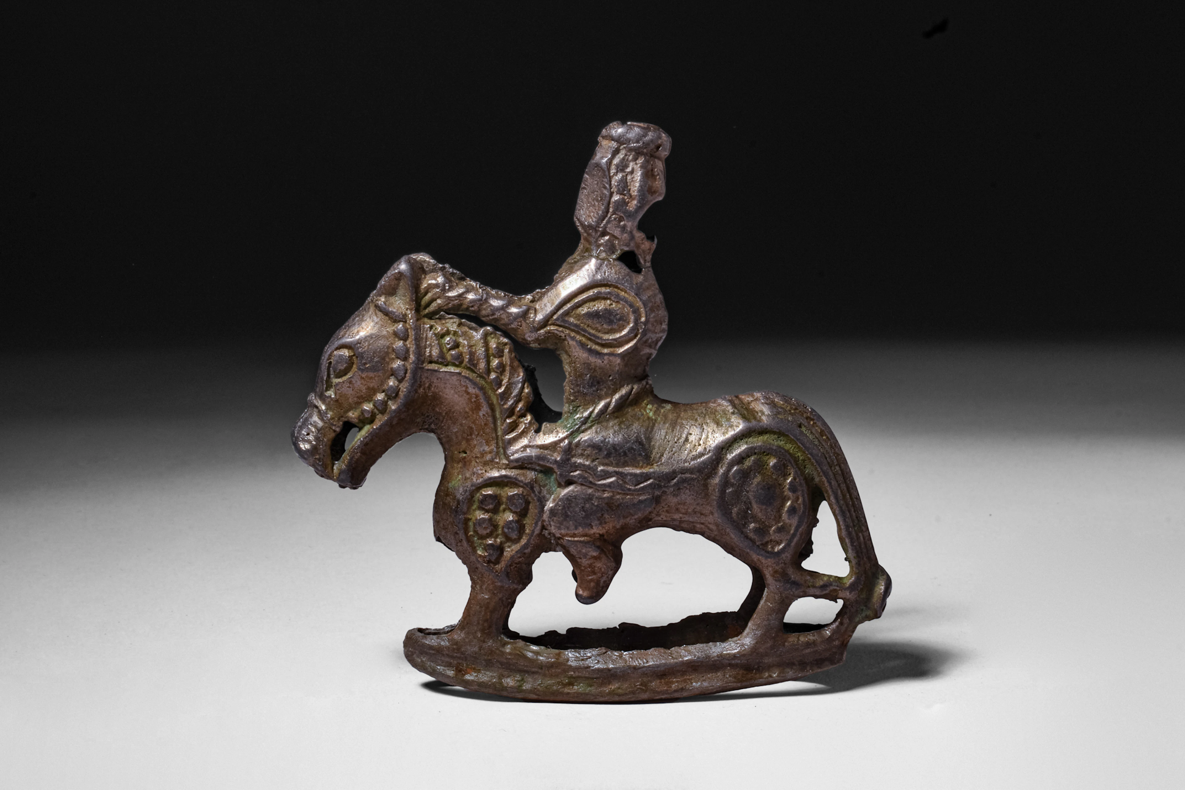 RARE VIKING SILVER ALLOY POMMEL WITH HORSEMAN