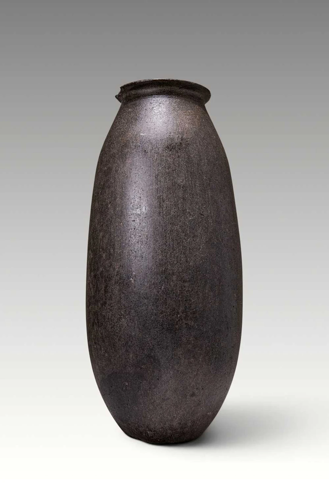 EGYPTIAN EARLY DYNASTIC BLACK STONE JAR