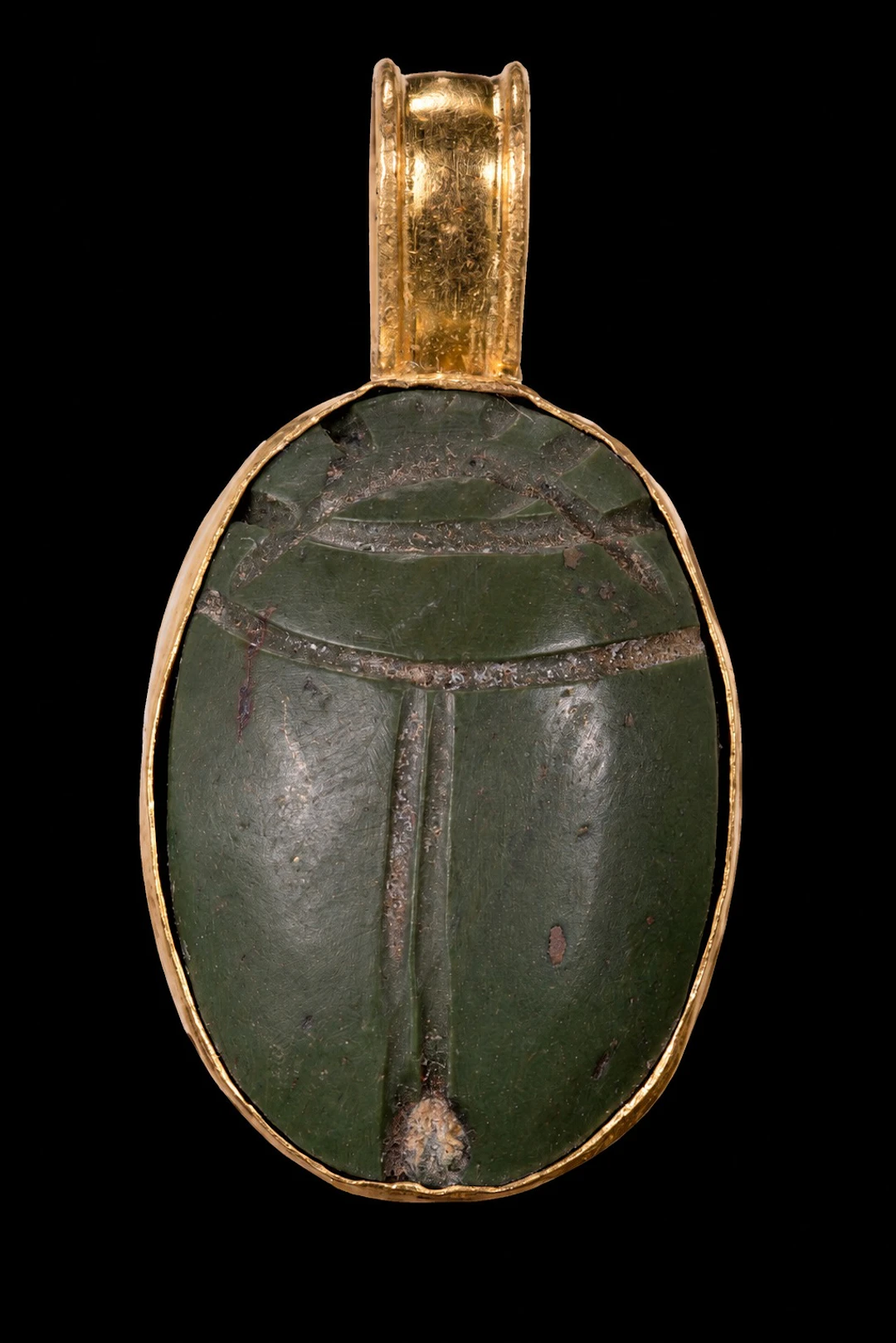 EGYPTIAN GREEN STONE SCARAB IN GOLD PENDANT
