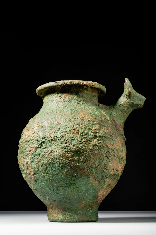 URARTIAN BRONZE JAR WITH BULL HEAD
