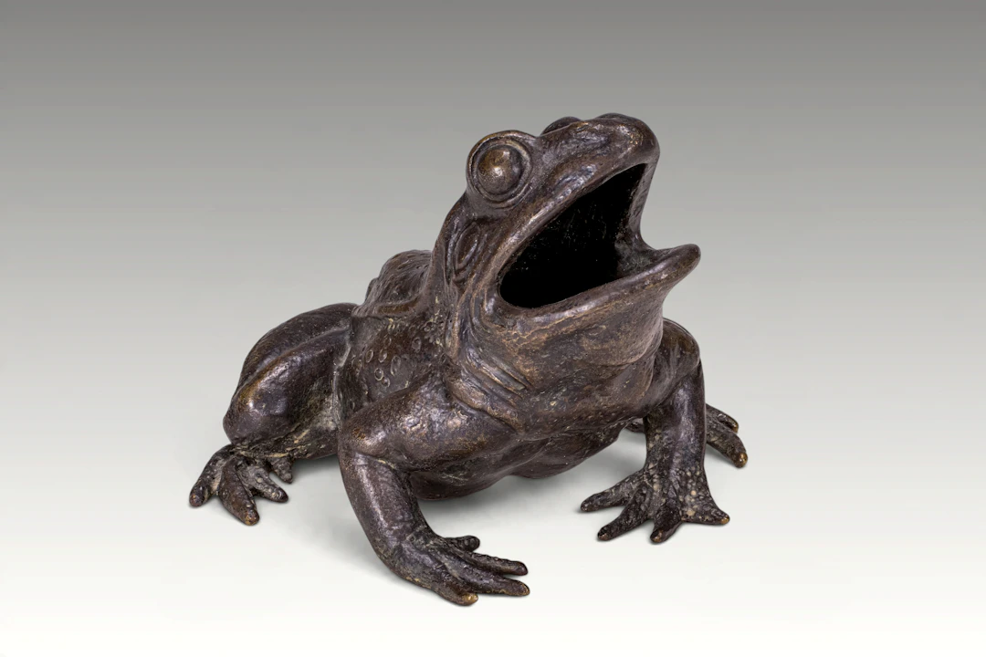 EUROPEAN RENAISSANCE CAST IRON FIGURE OF A TOAD