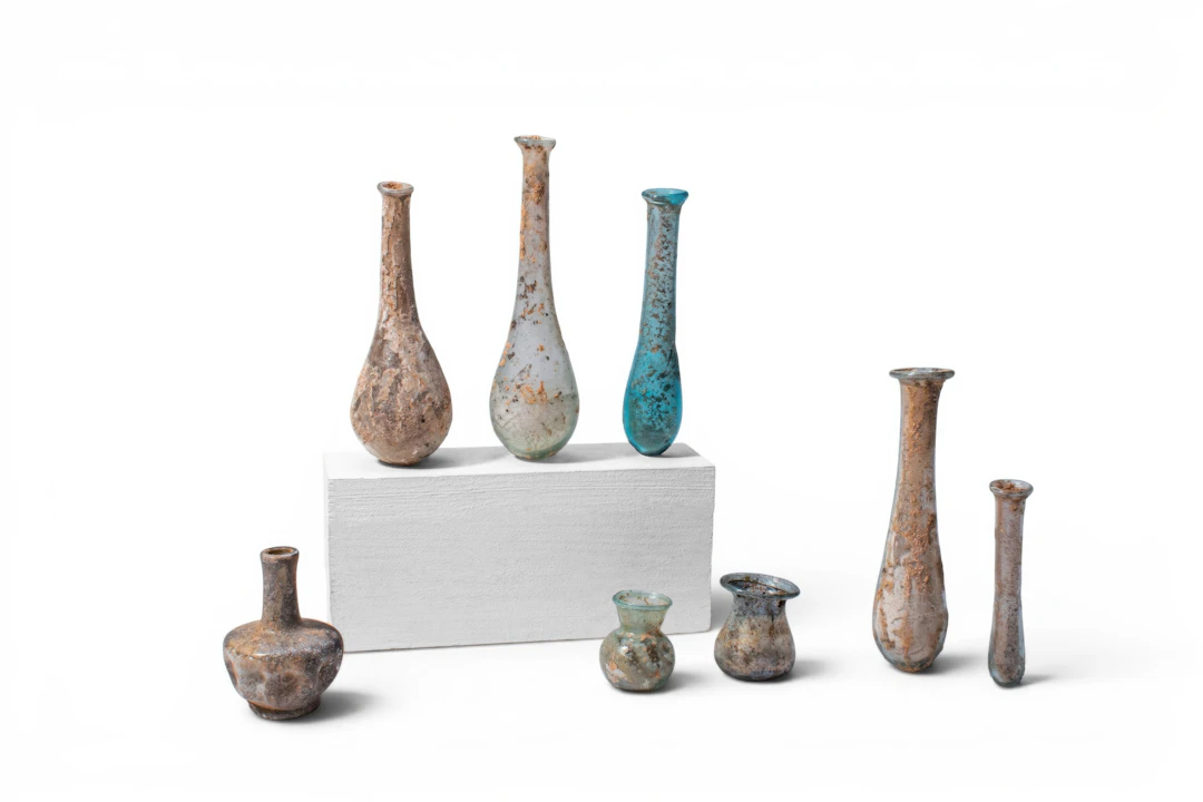 LARGE COLLECTION OF ROMAN AND BYZANTINE GLASS UNGUENTARIA
