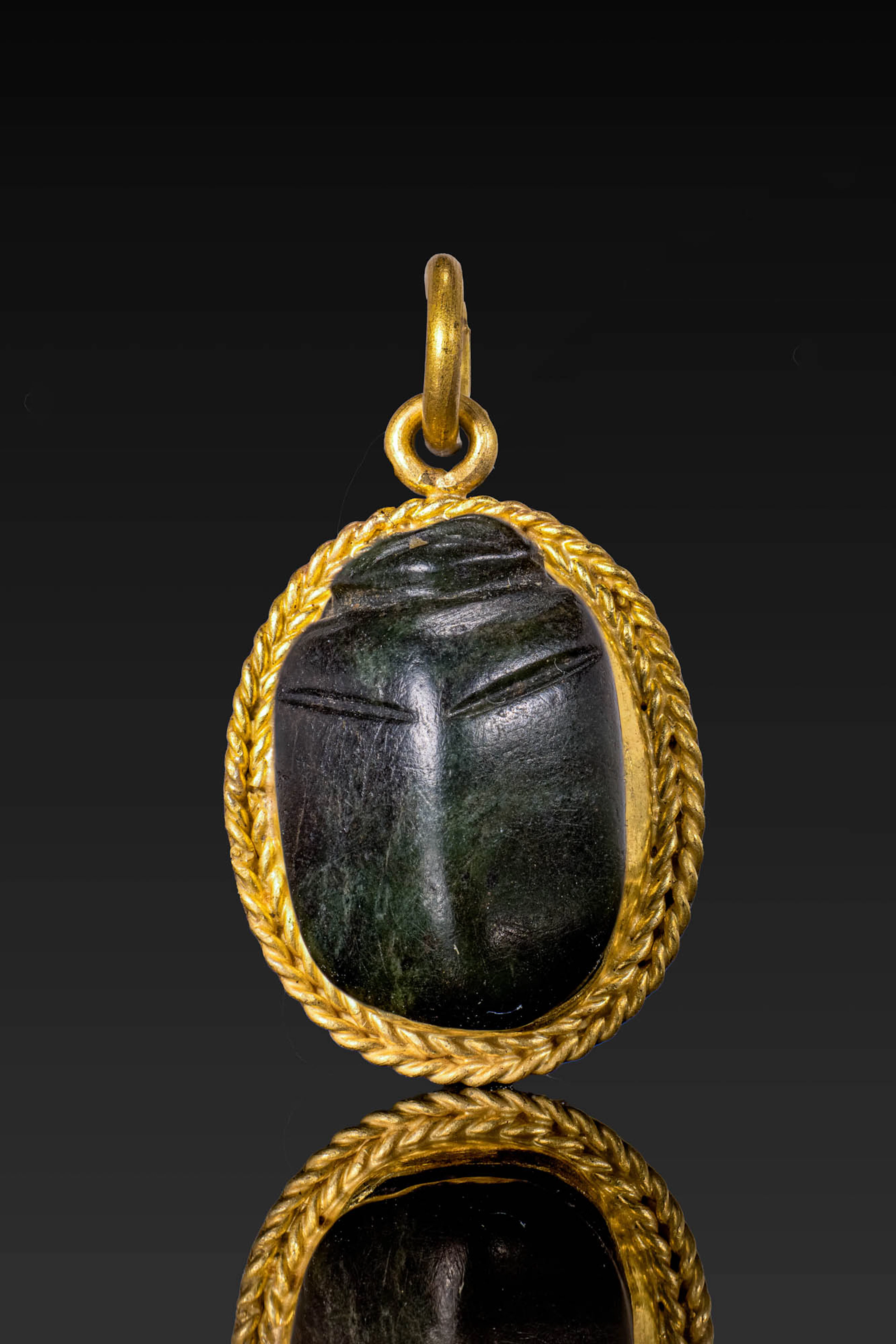 PHOENICIAN STONE SCARAB IN 18K GOLD PENDANT