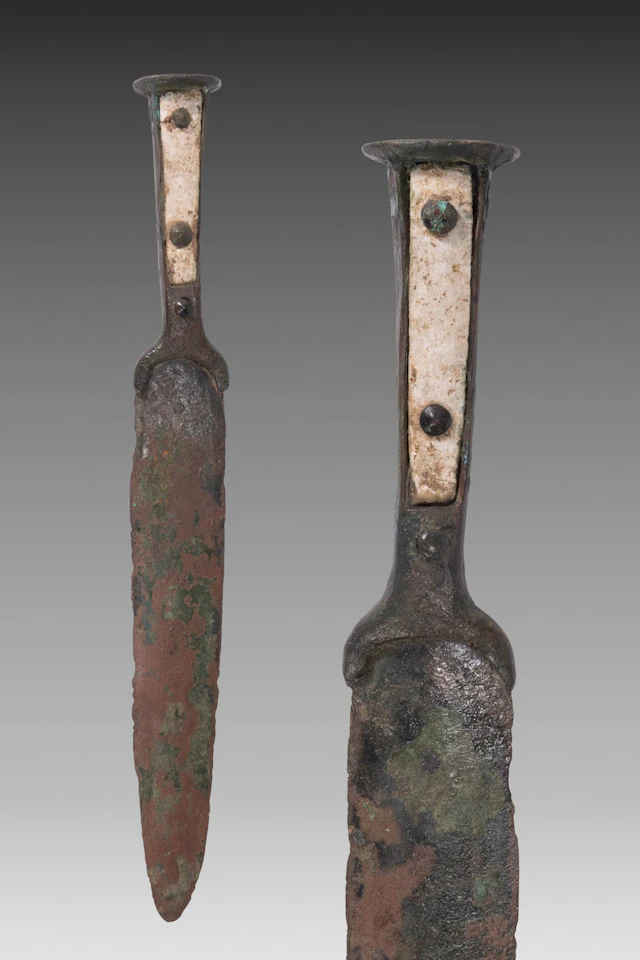 EGYPTIAN BRONZE DAGGER WITH INLAID HANDLE