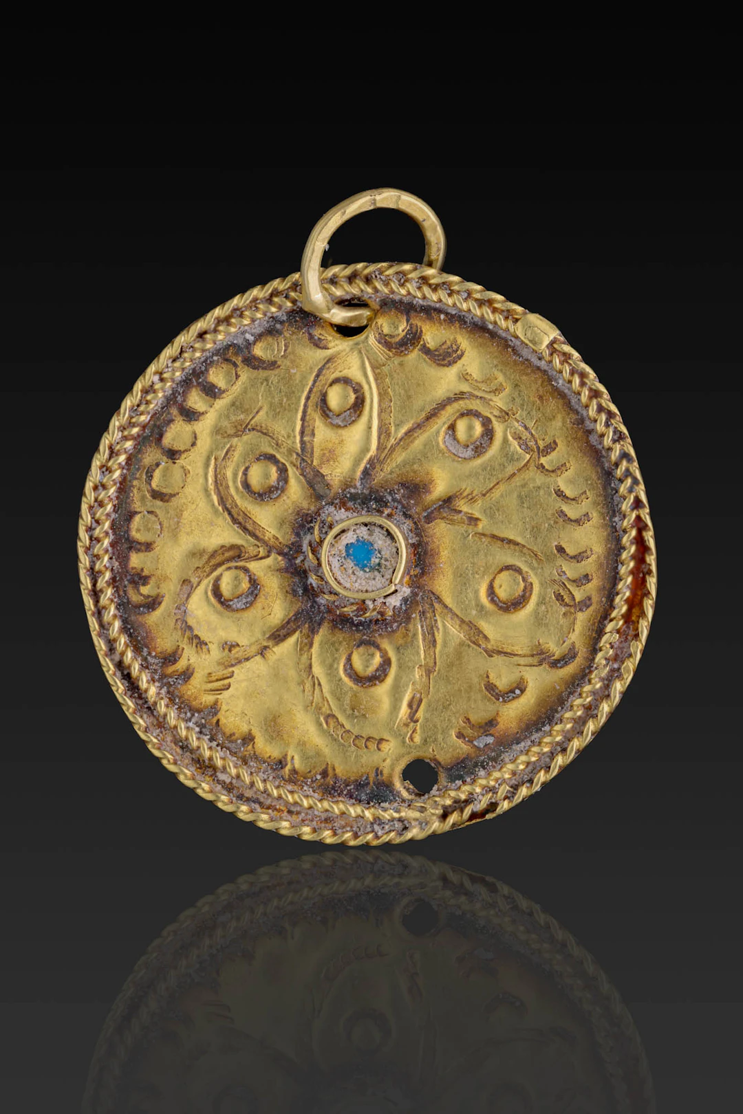 BYZANTINE GOLD PENDANT WITH ROSETTE AND CENTRAL CABOCHON