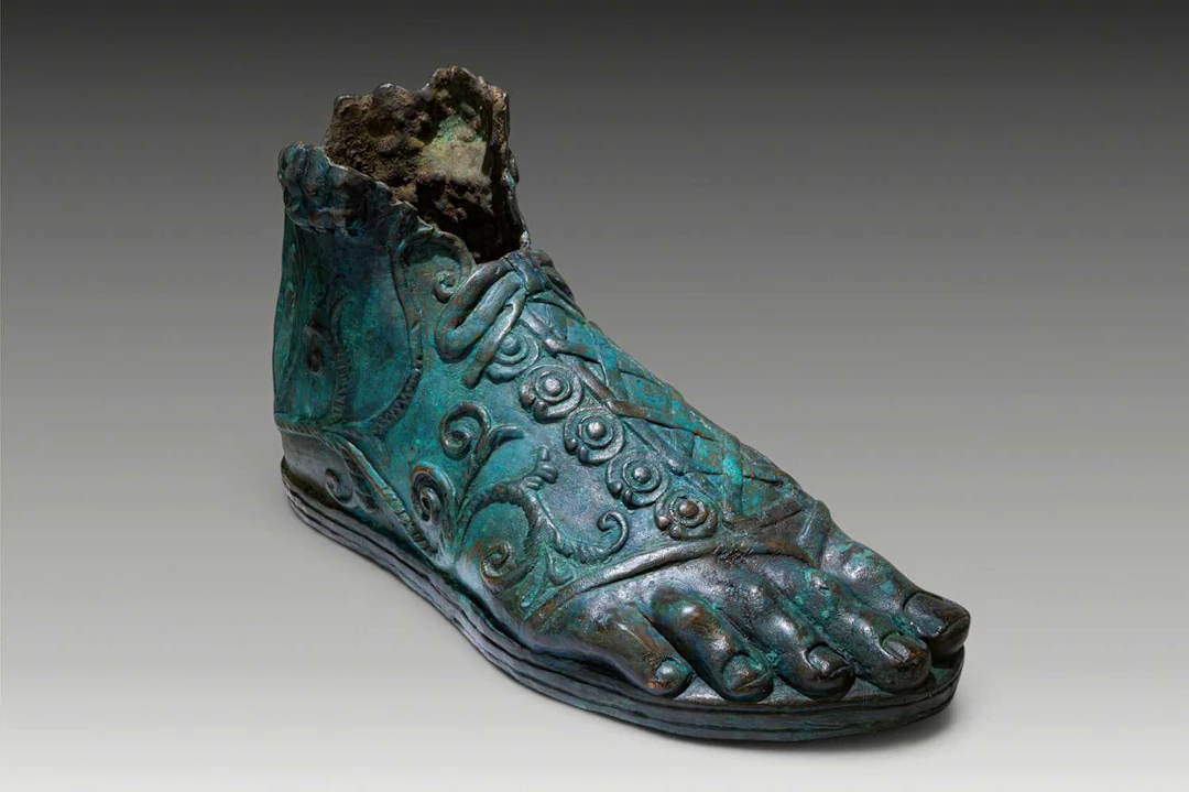 ROMAN IMPERIAL BRONZE FOOT FROM A MONUMENTAL STATUE