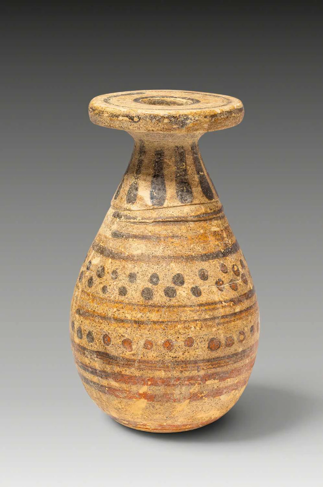 RARE CORINTHIAN TERRACOTTA ARYBALLOS WITH GEOMETRIC DECORATION