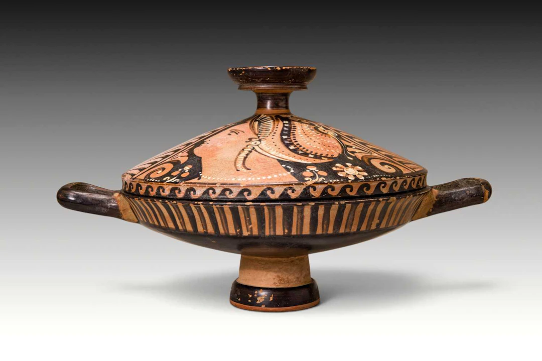APULIAN TERRACOTTA RED-FIGURE LEKANIS WITH LADIES OF FASHION