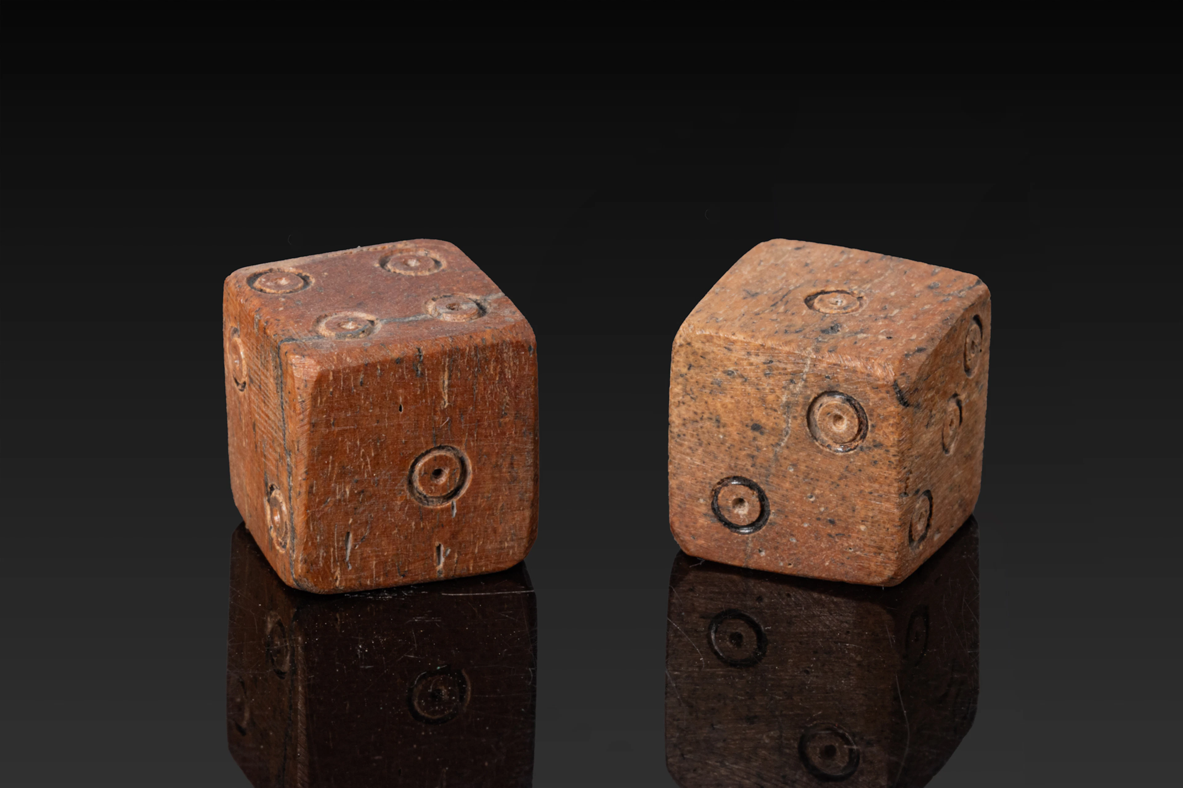 PAIR OF ROMAN BONE GAMBLING DICE