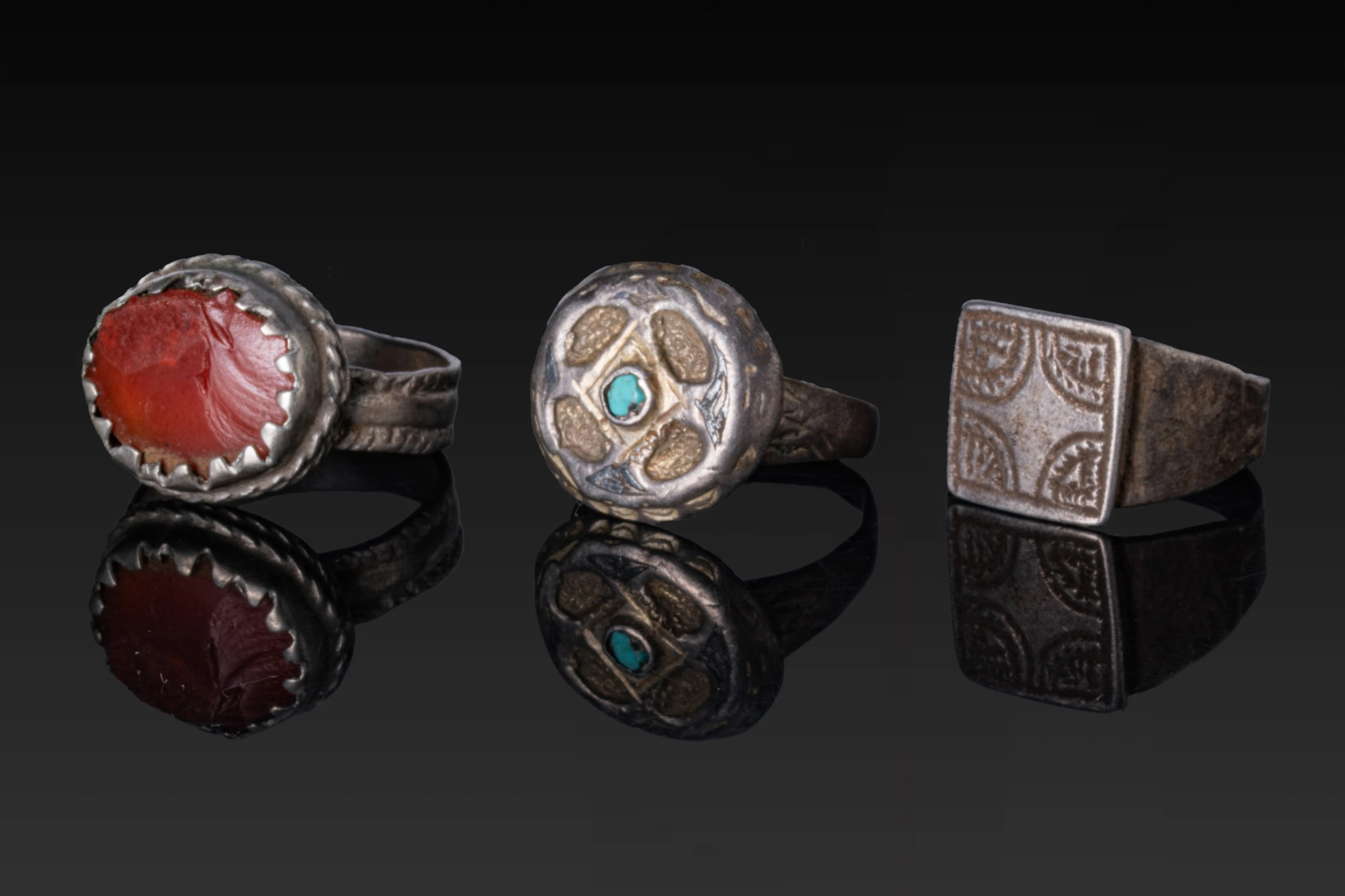 COLLECTION OF MEDIEVAL AND POST-MEDIEVAL SILVER RINGS