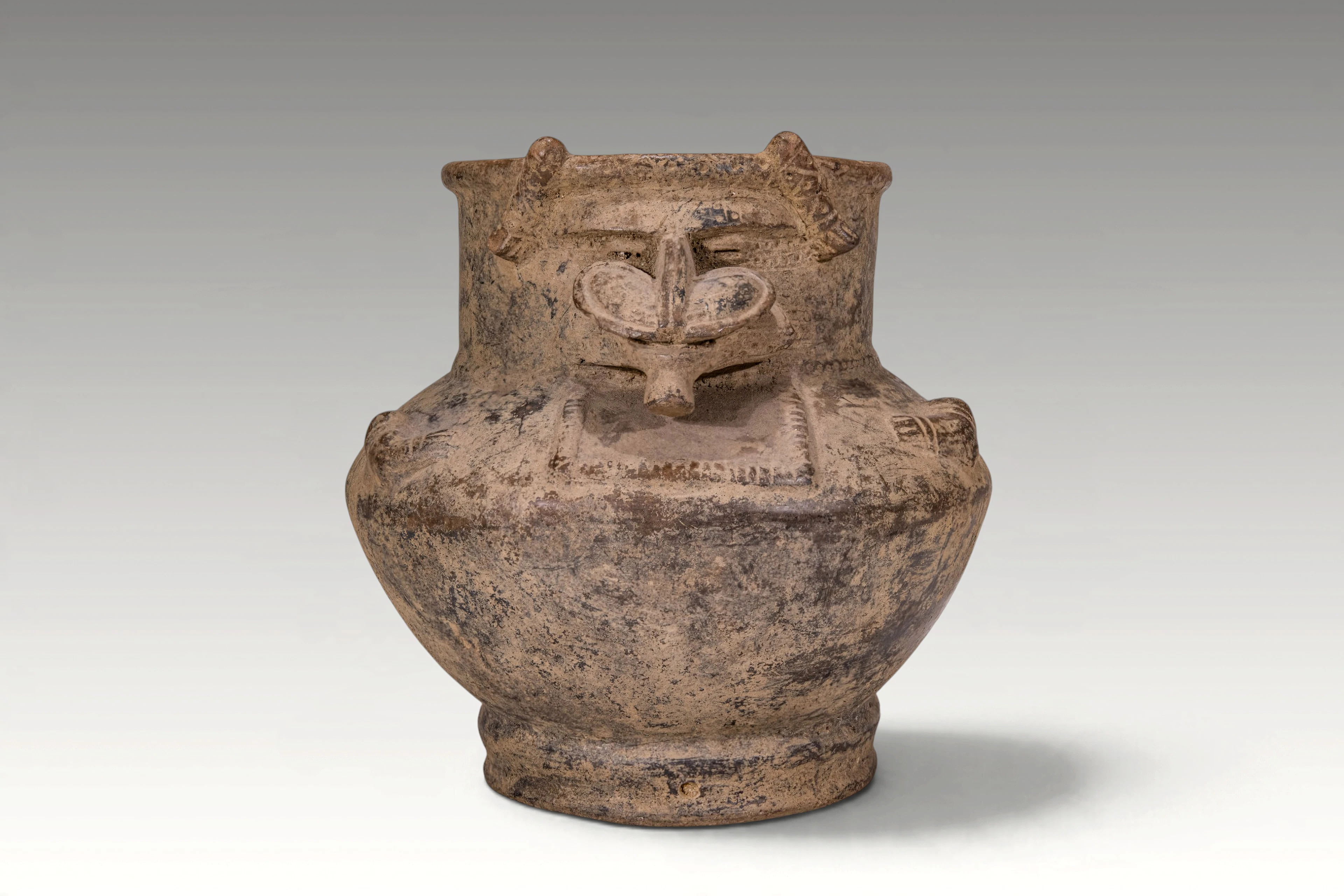 PRE-COLUMBIAN TAIRONA POTTERY JAR