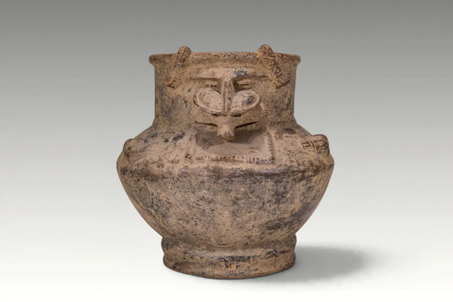 PRE-COLUMBIAN TAIRONA POTTERY JAR