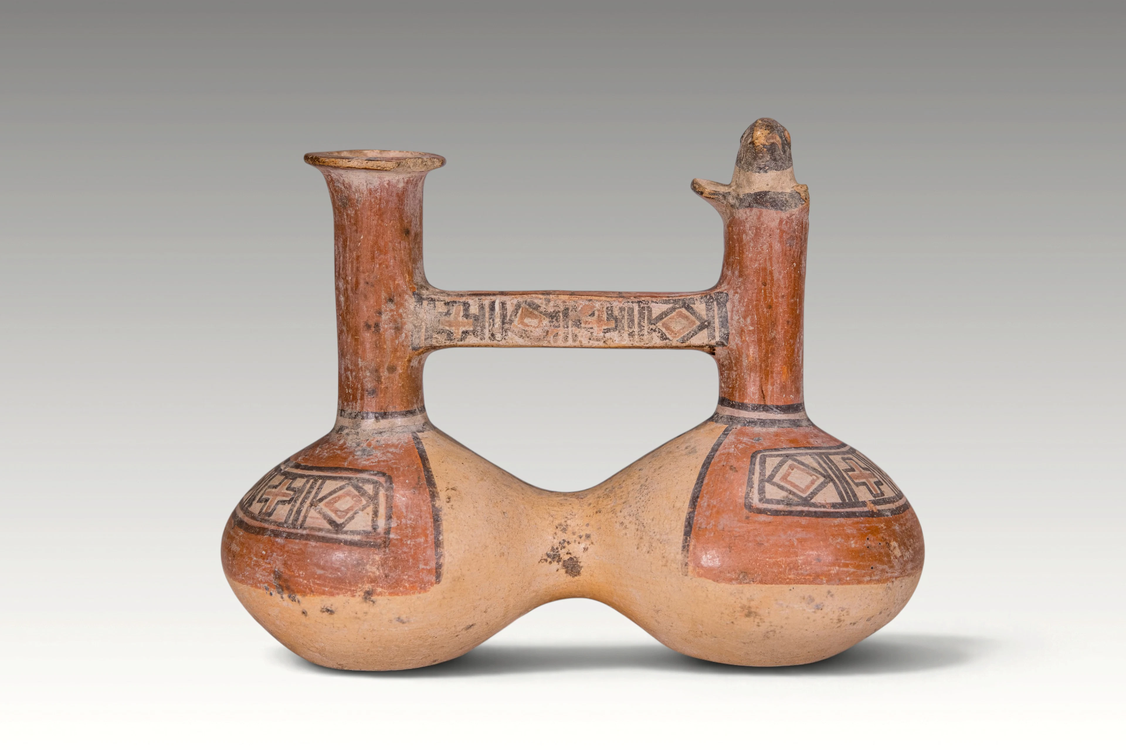 PRE-COLUMBIAN CHIMU DOUBLE-CHAMBERED WHISTLING VESSEL