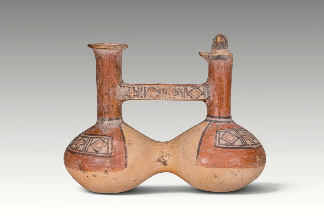 PRE-COLUMBIAN CHIMU DOUBLE-CHAMBERED WHISTLING VESSEL