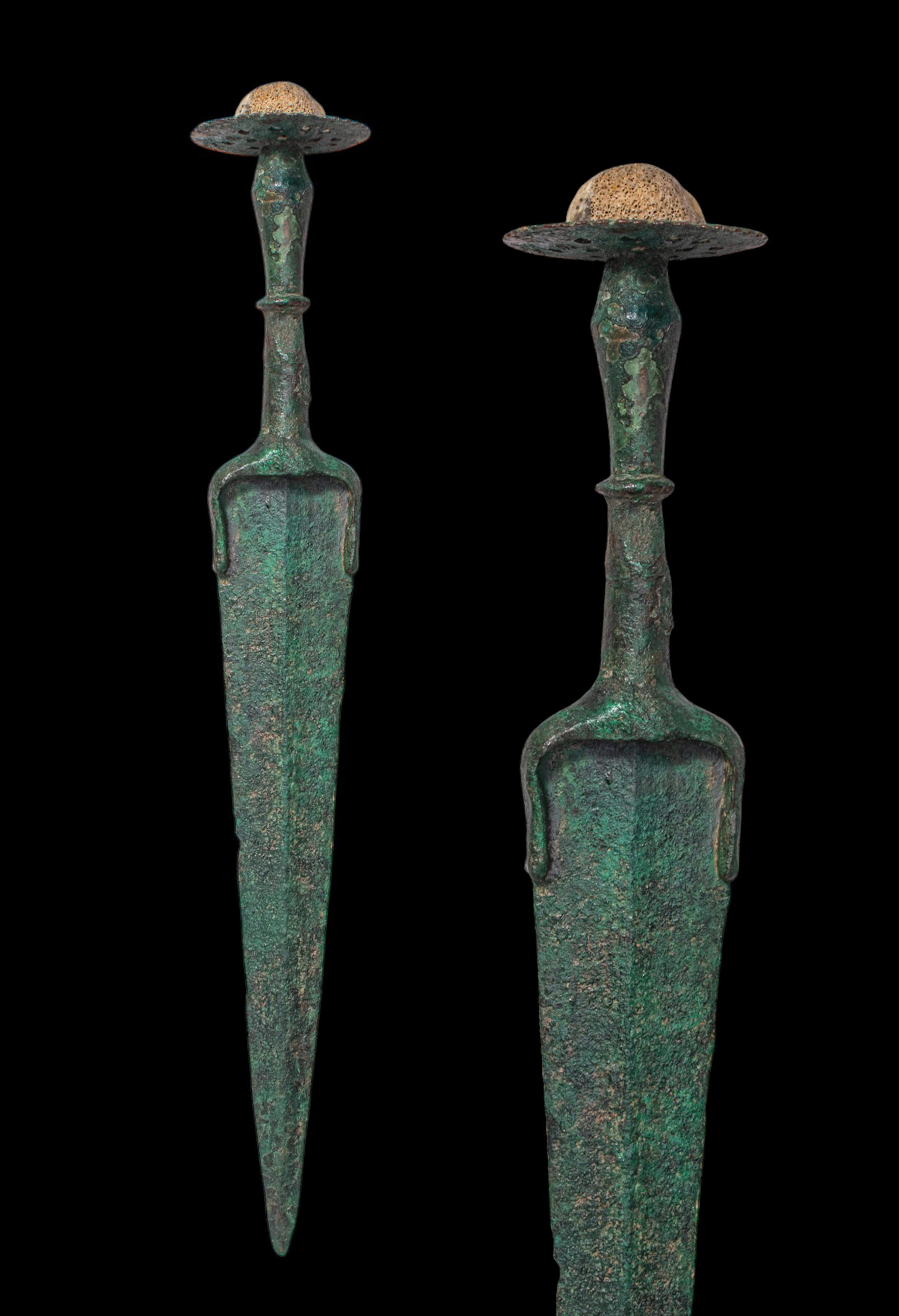 BRONZE AGE / EARLY GREEK PERIOD BRONZE DAGGER WITH OPENWORK POMMEL