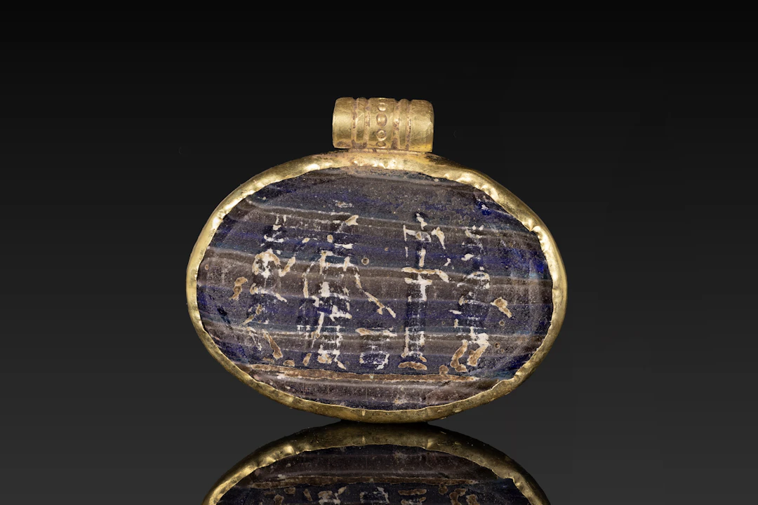 ROMAN POLYCHROME GLASS MAGICAL INTAGLIO IN GOLD PENDANT