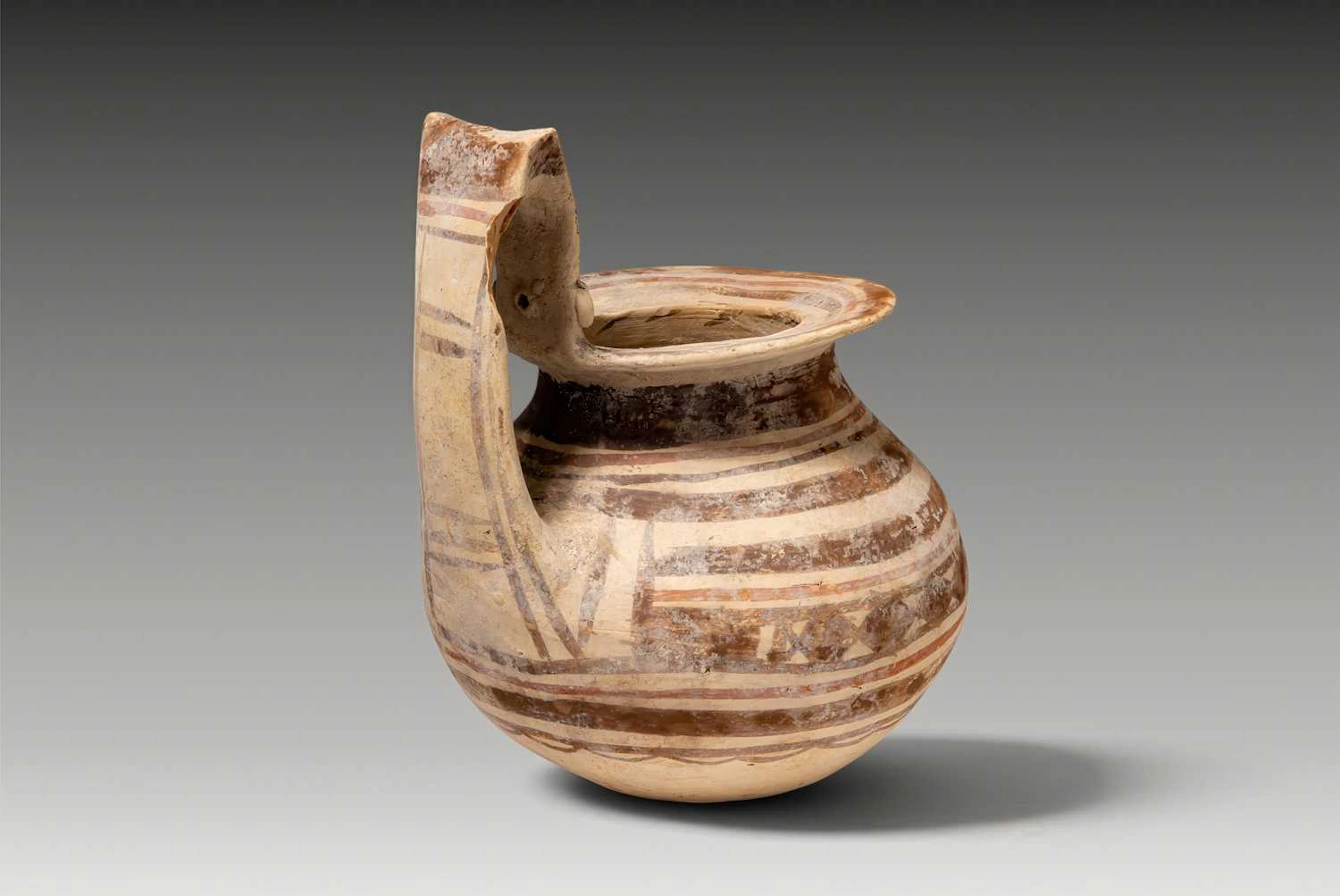 LARGE DAUNIAN BICHROME TERRACOTTA JUG