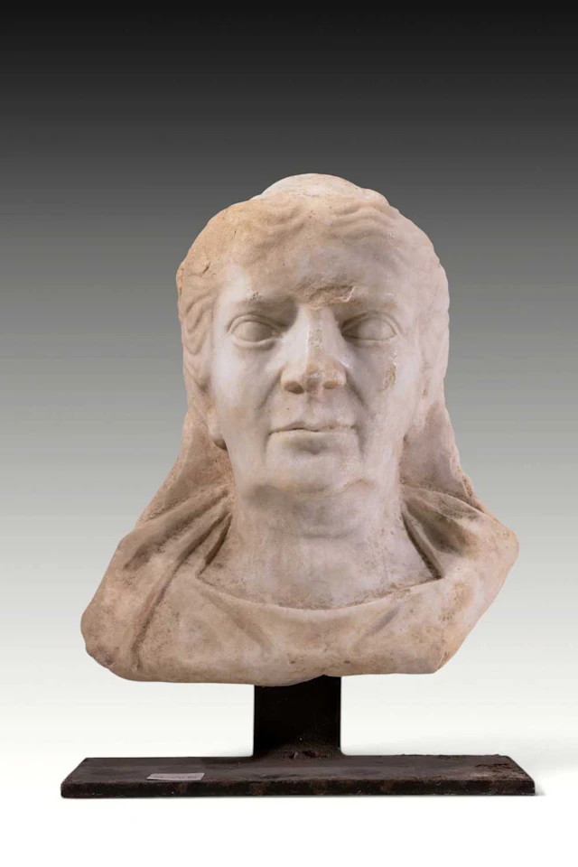 ROMAN MARBLE BUST OF A MATURE NOBLEWOMAN