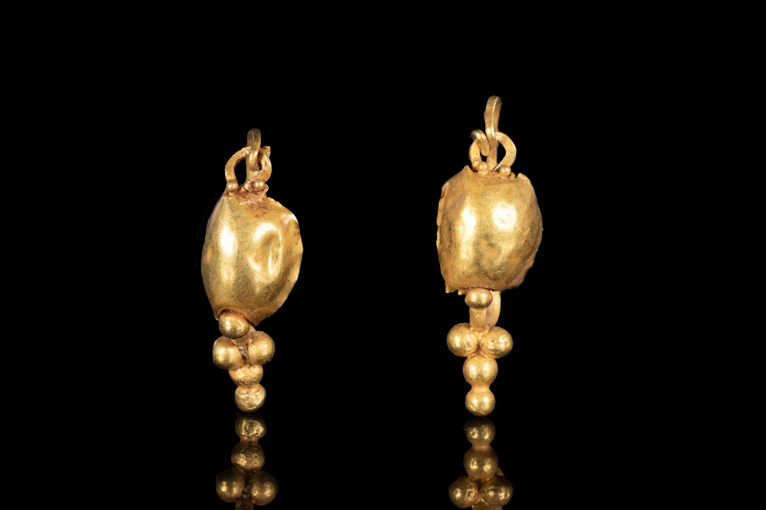 MATCHED PAIR OF ROMAN GOLD EARRINGS