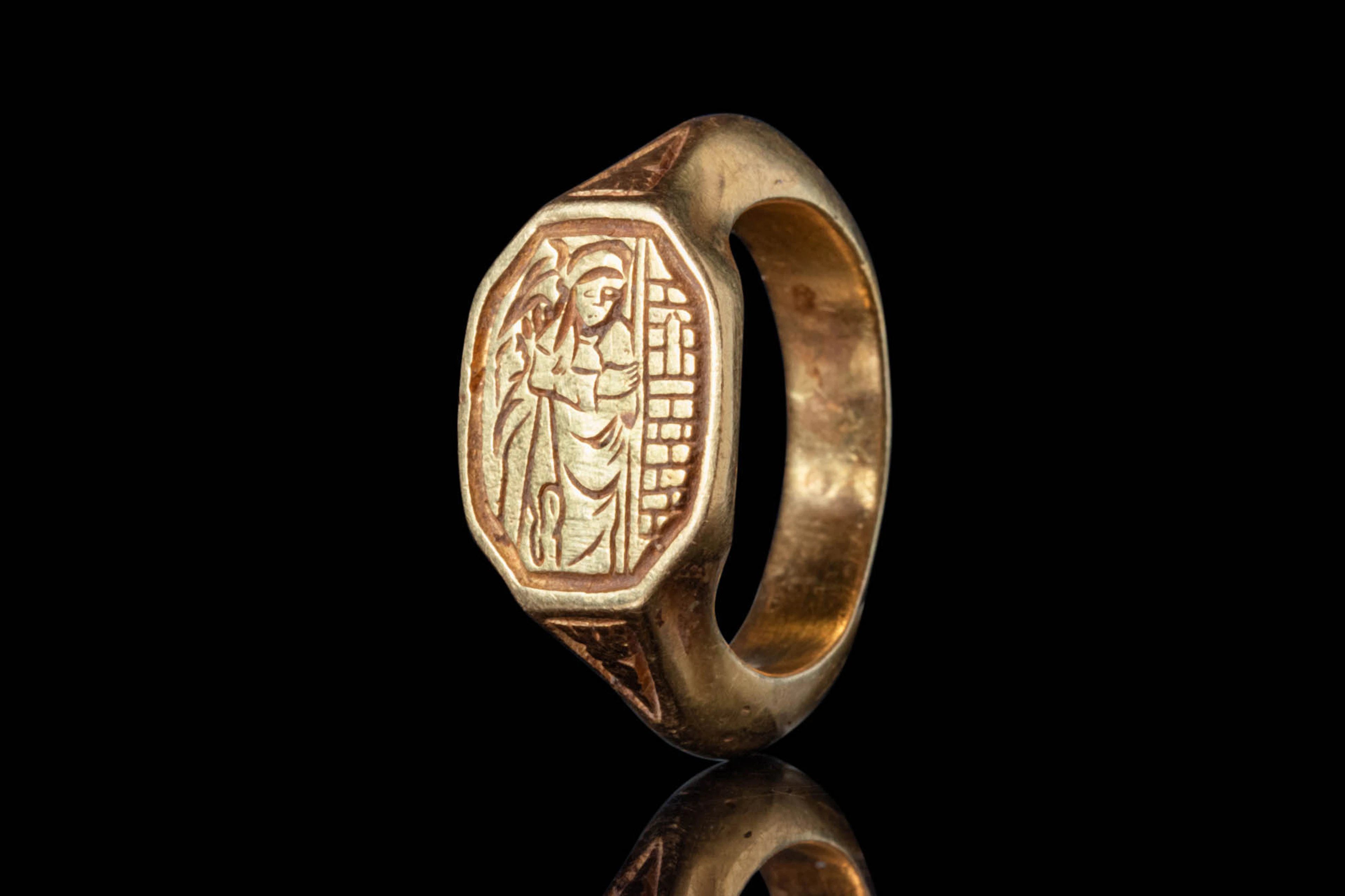 MEDIEVAL ICONOGRAPHIC RING DEPICTING SAINT BARBARA