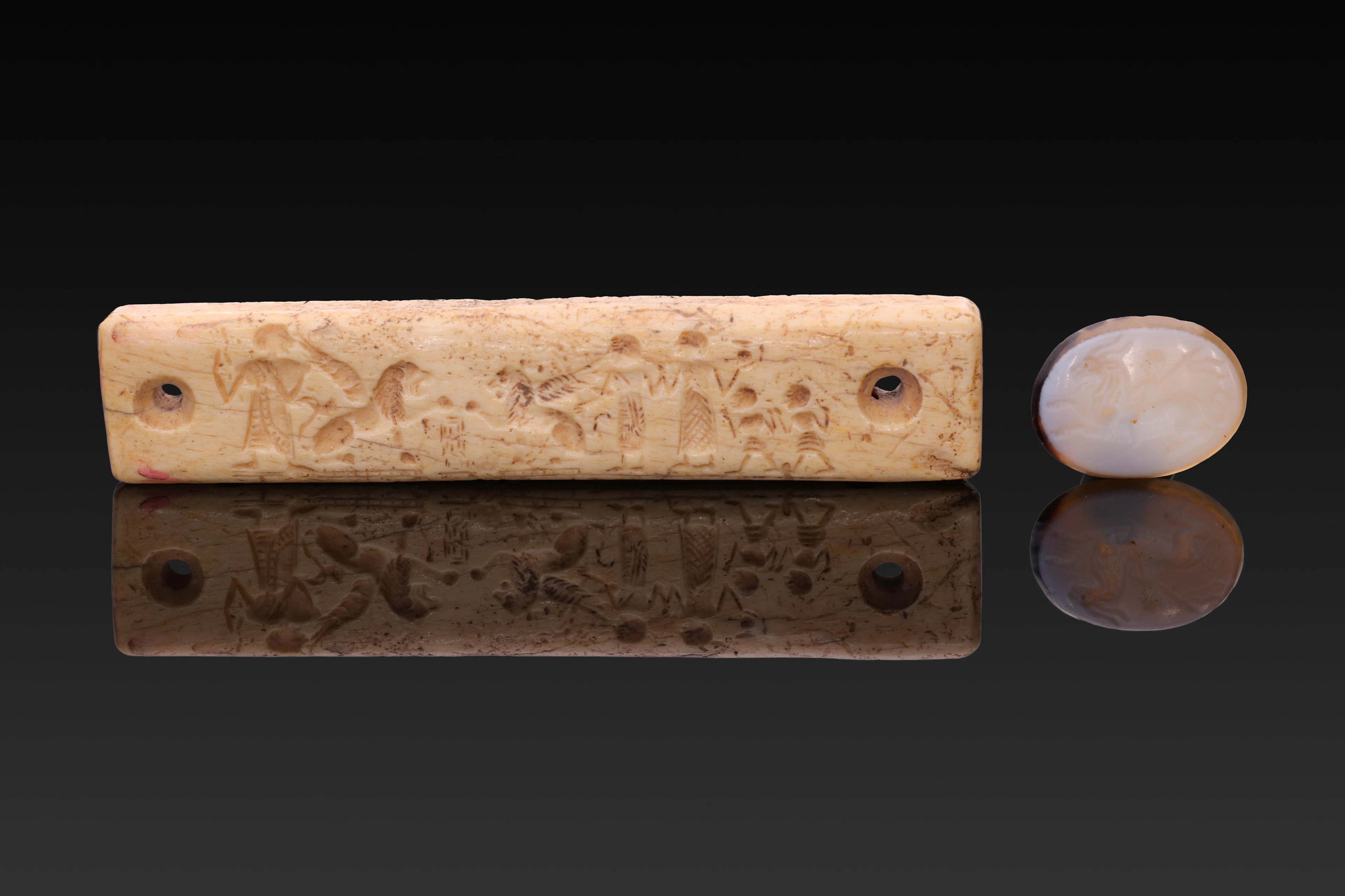 EASTERN GREEK BONE FITTING WITH MYTHOLOGICAL SCENE AND AGATE INTAGLIO