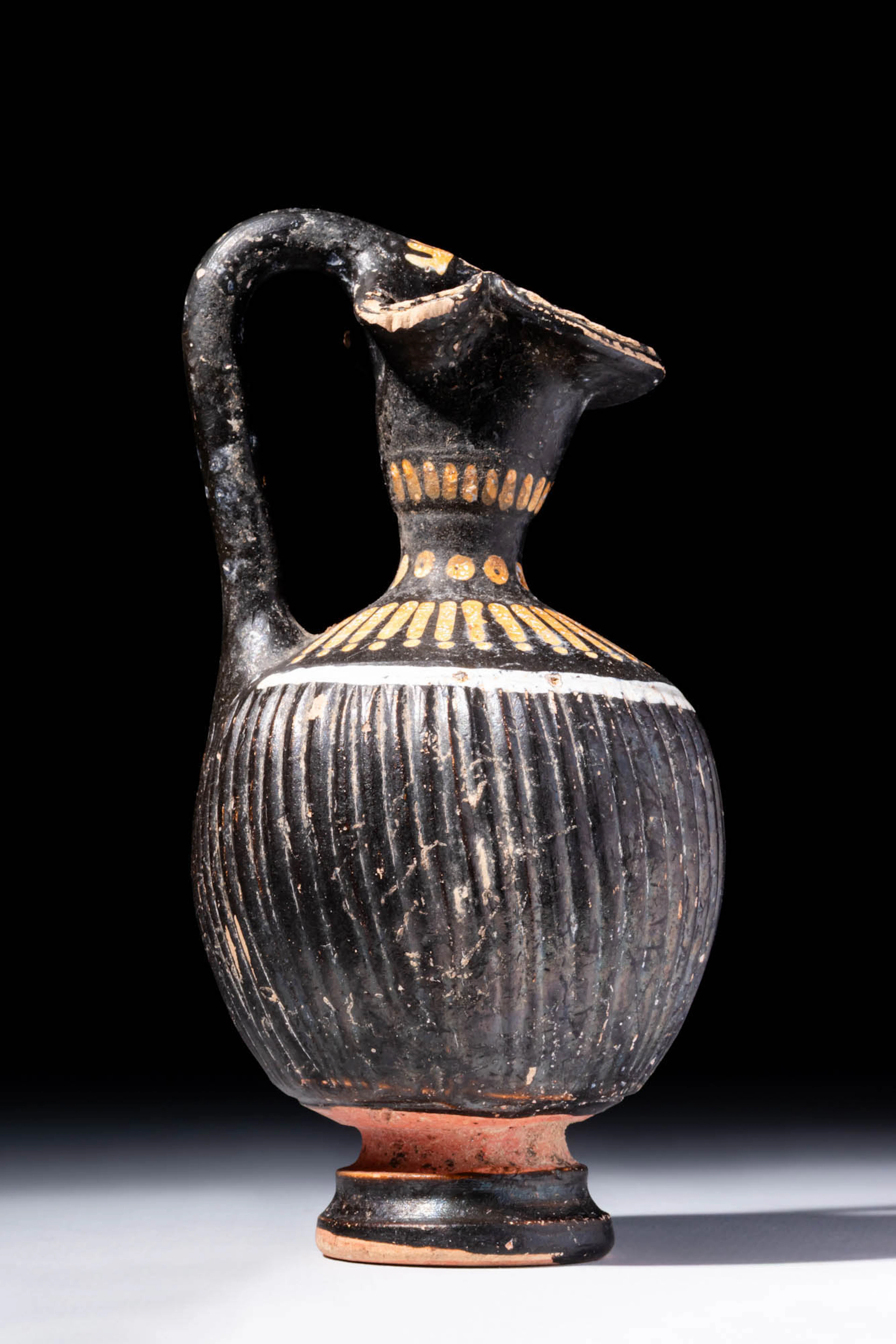 GNATHIAN BLACK GLAZE RIBBED OINOCHOE