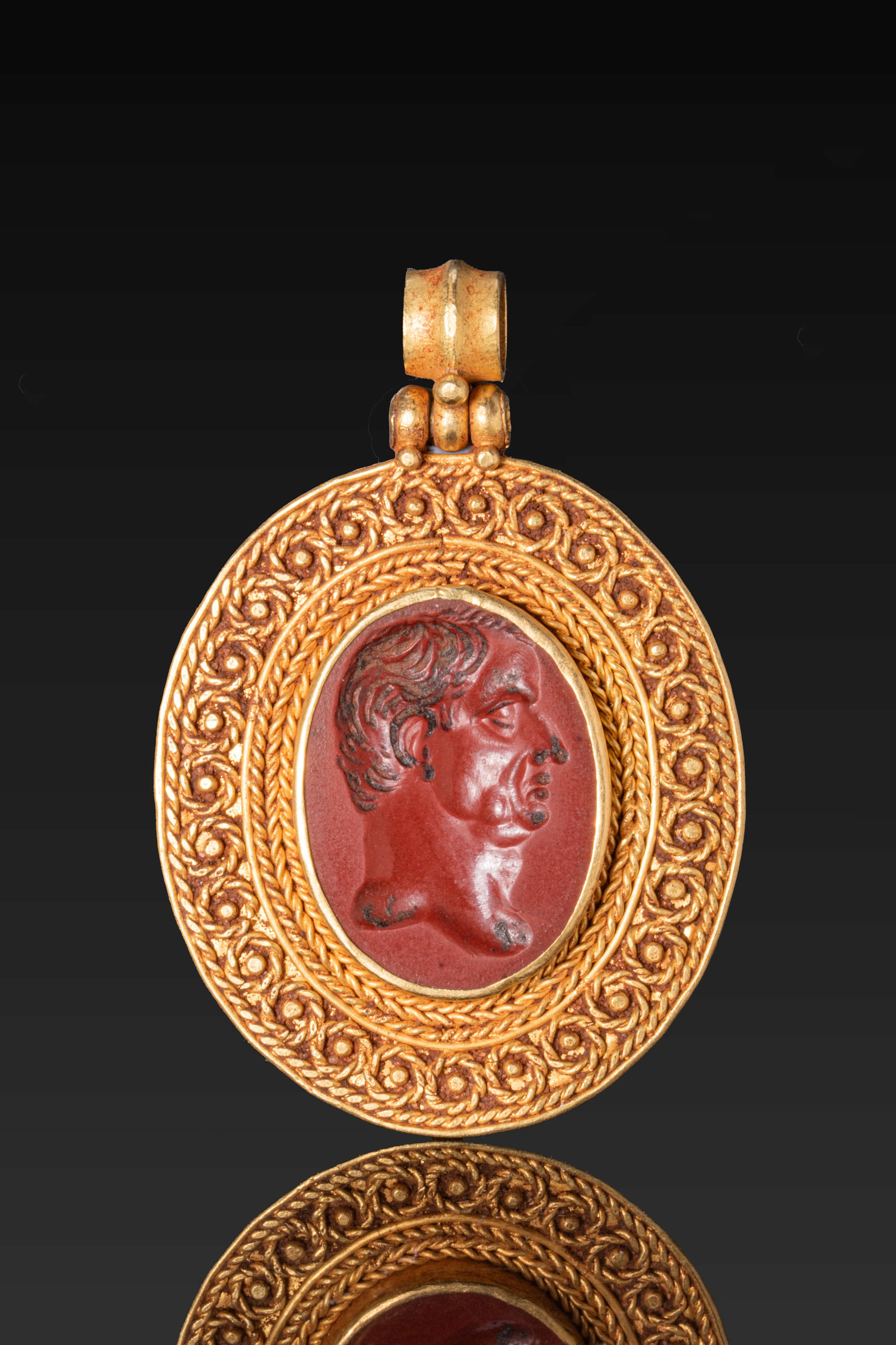 ROMAN RED JASPER INTAGLIO OF AN EMPEROR IN GOLD PENDANT