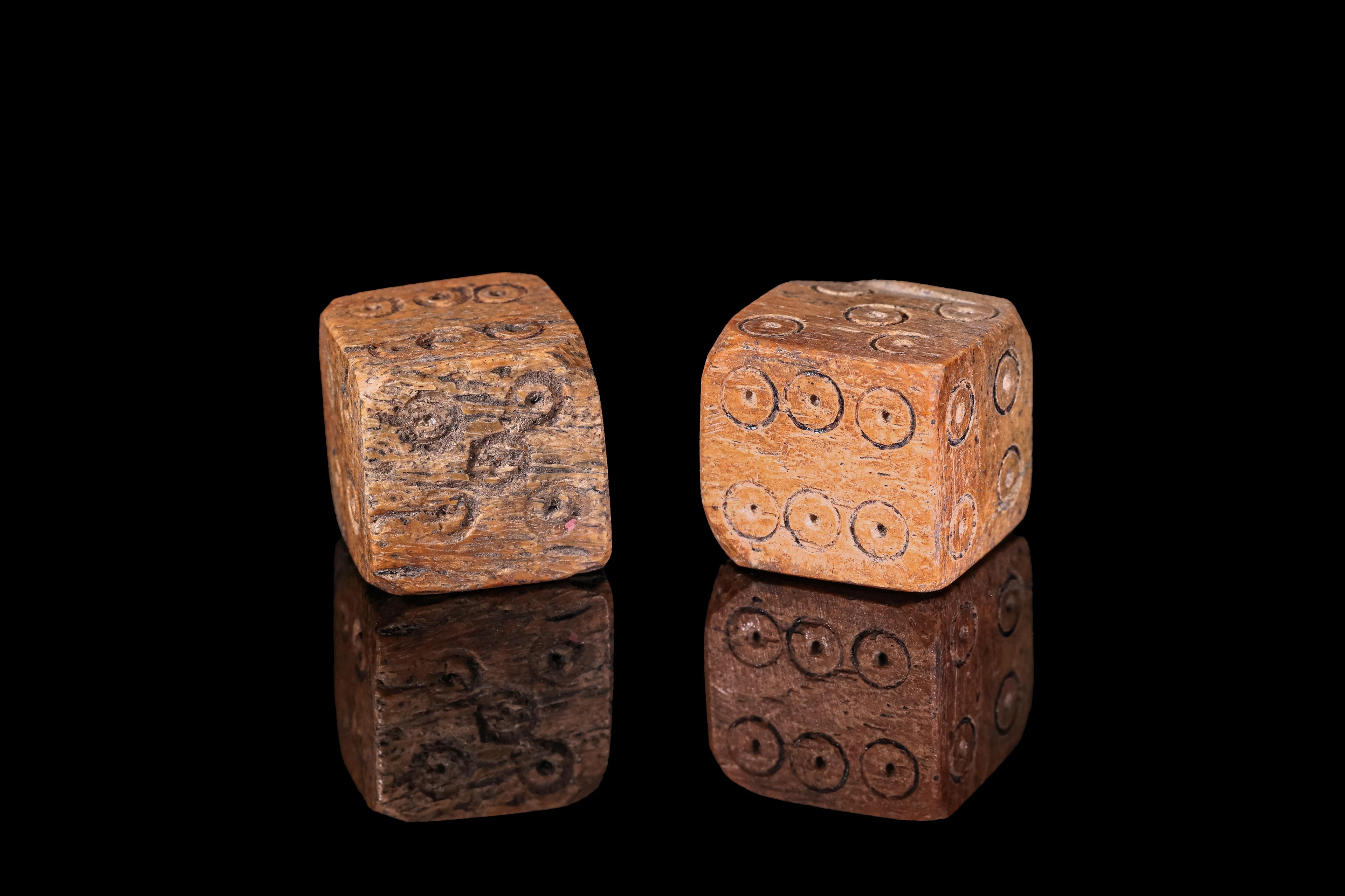 PAIR OF ROMAN BONE GAMBLING DICE