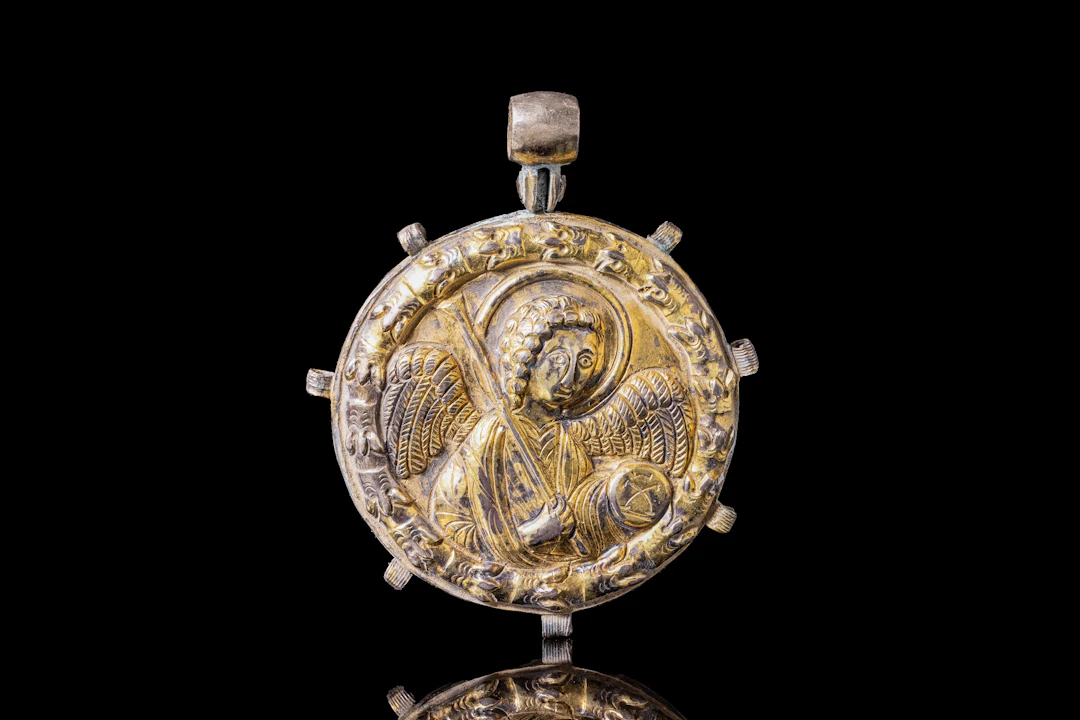 STUNNING BYZANTINE SILVER-GILT PENDANT WITH ARCHANGEL MICHAEL