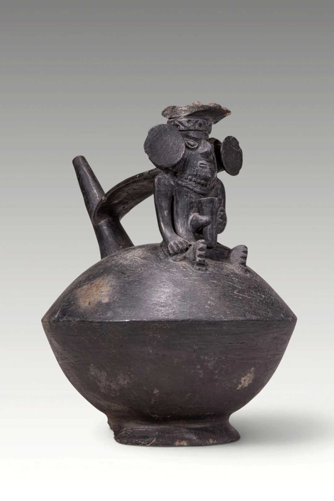 CHIMU BLACKWARE FIGURE VESSEL