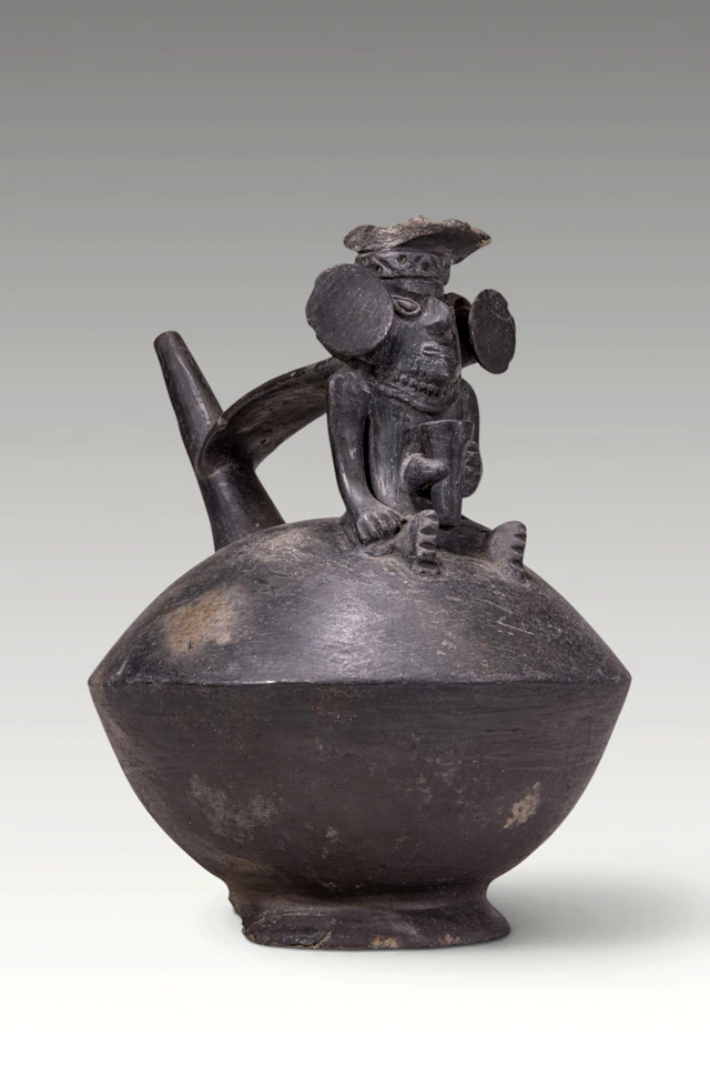 CHIMU BLACKWARE FIGURE VESSEL