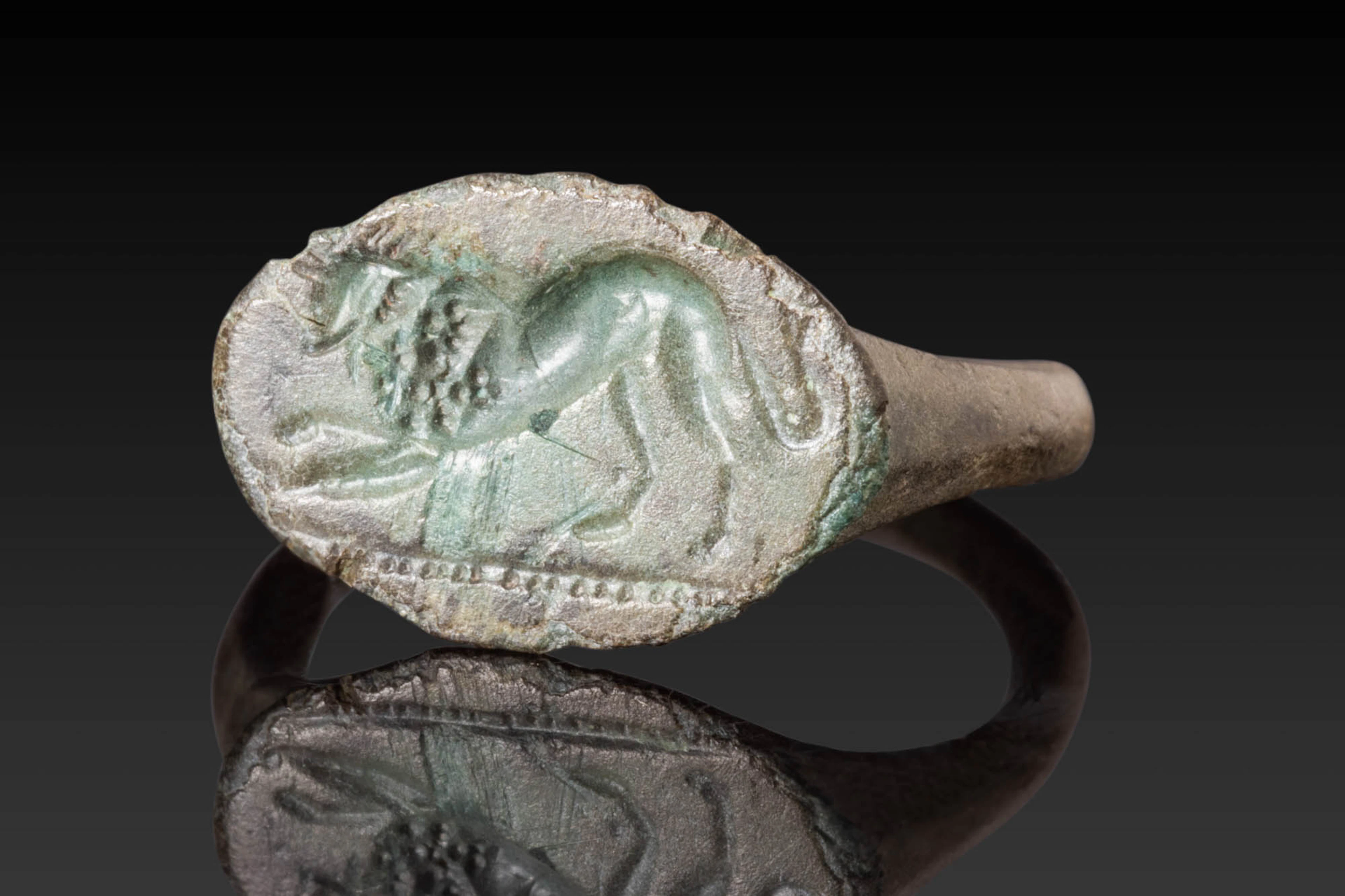 GREEK BRONZE RING WITH LION