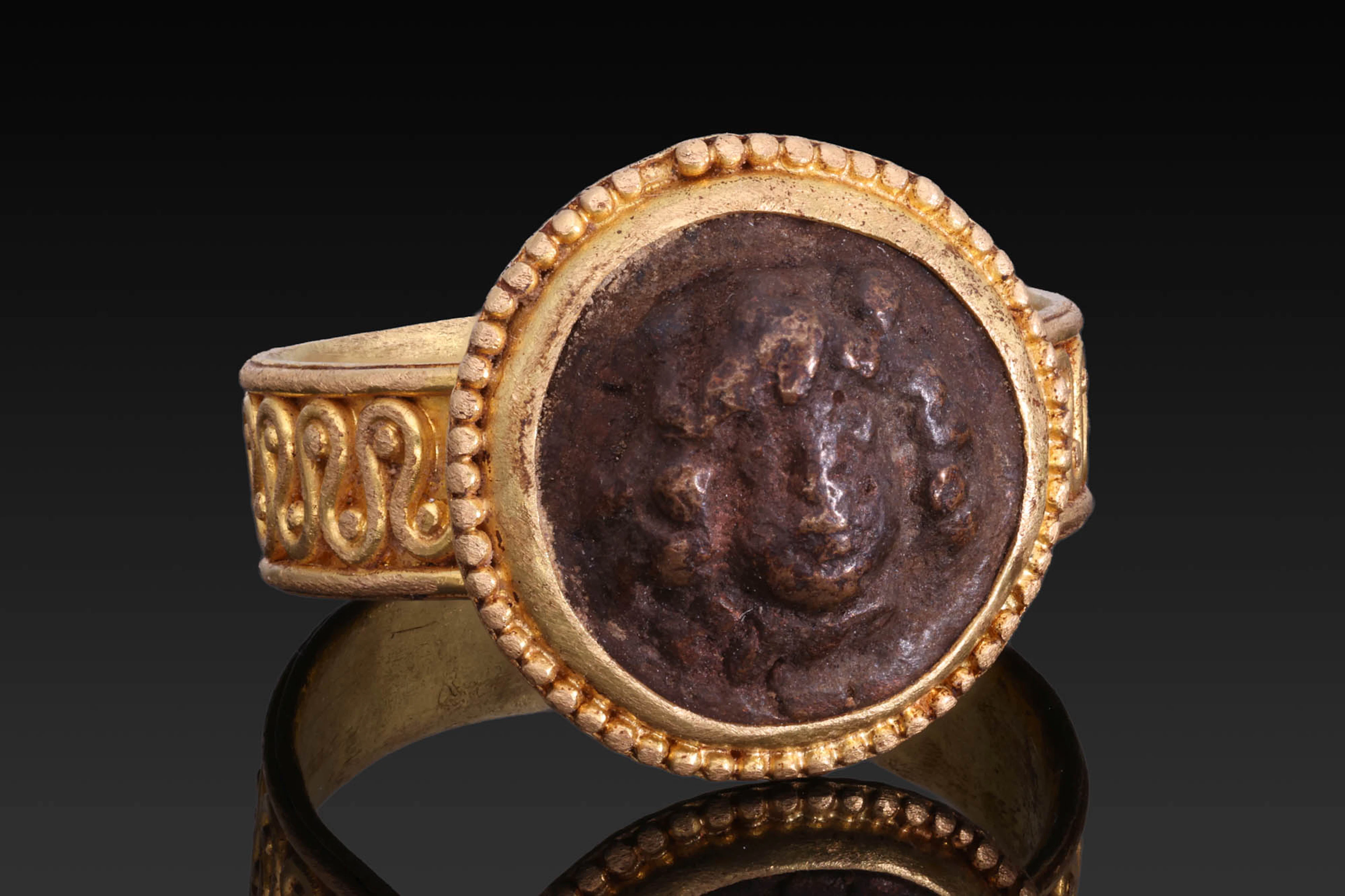 ROMAN STONE CAMEO OF YOUNG DIONYSUS IN GOLD RING