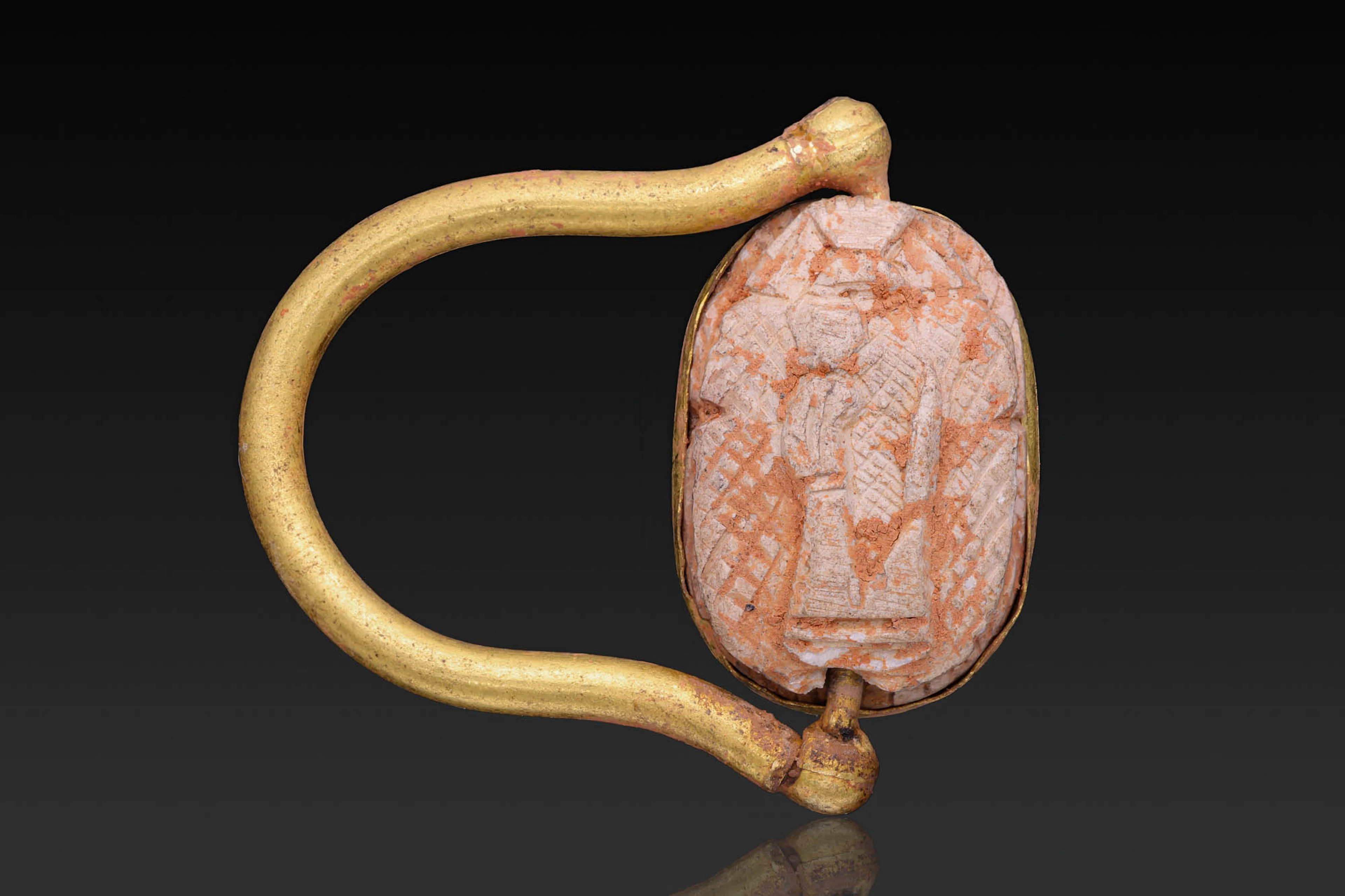 EGYPTIAN GOLD SWIVEL RING WITH SCARAB
