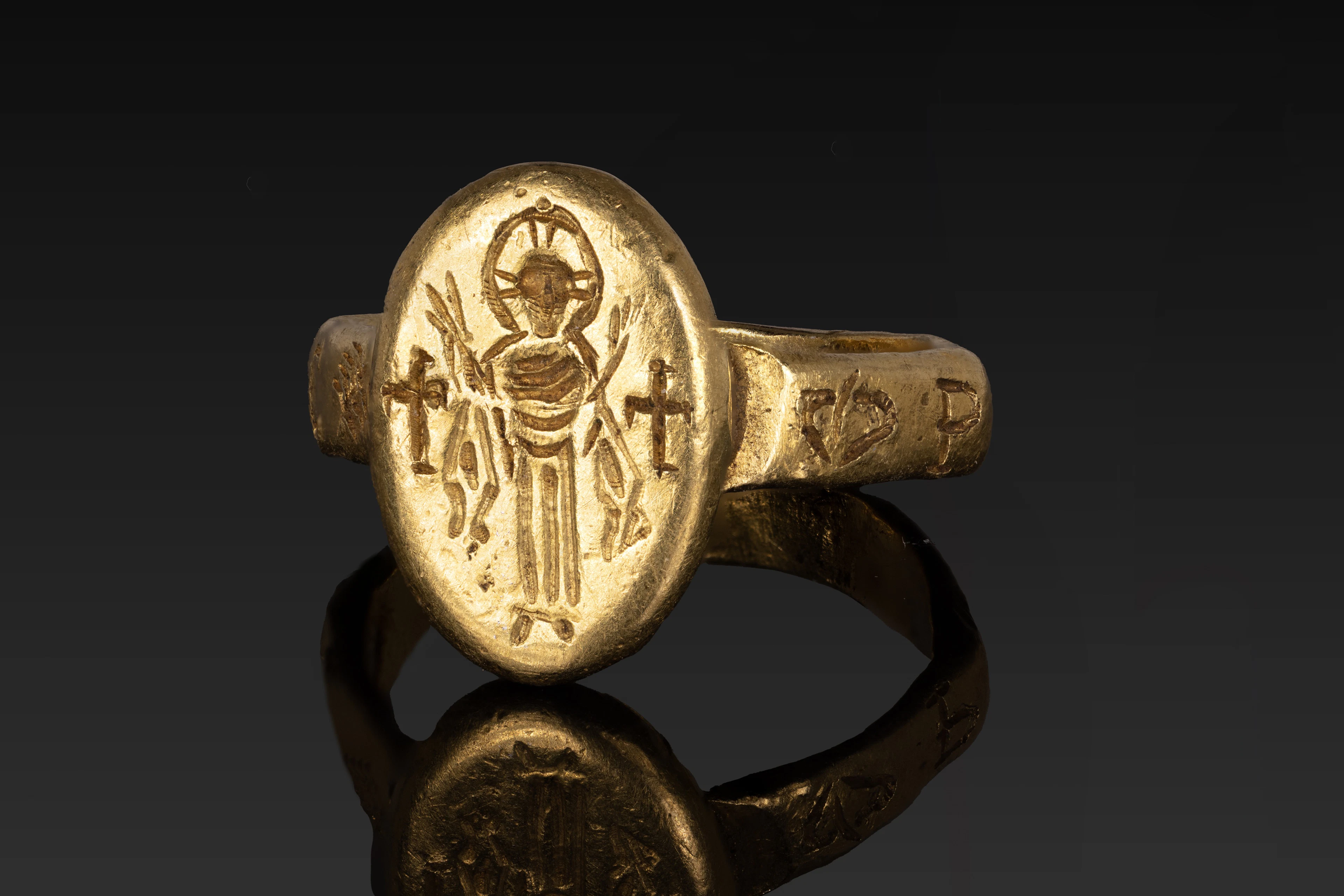 BYZANTINE SOLID GOLD INSCRIBED RING WITH STANDING CHRIST