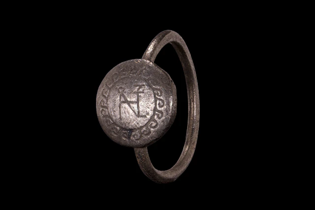 BYZANTINE SILVER RING WITH MONOGRAM AND WAVE BORDER