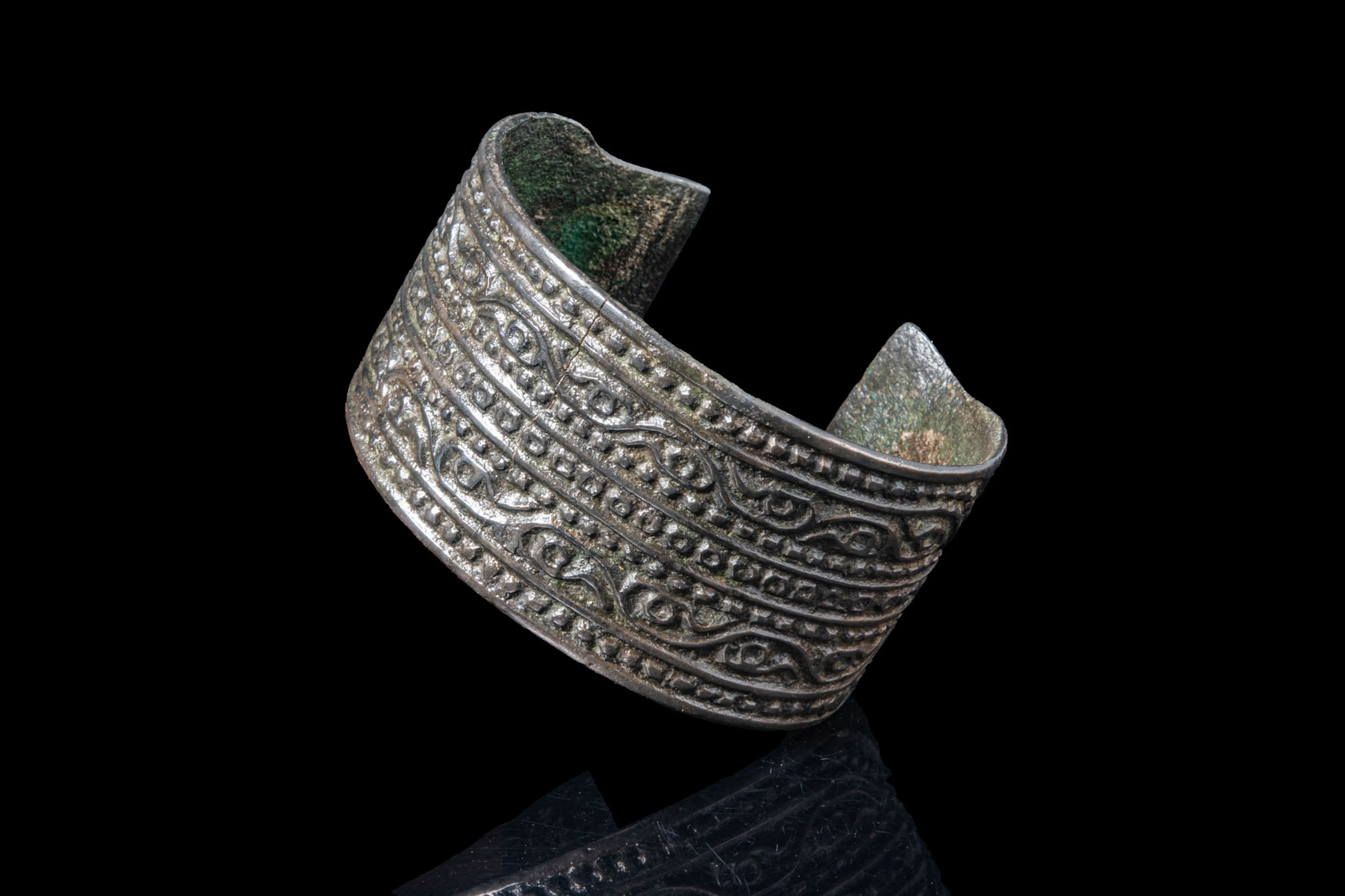 VIKING SILVER ALLOY BRACELET WITH EYE MOTIFS