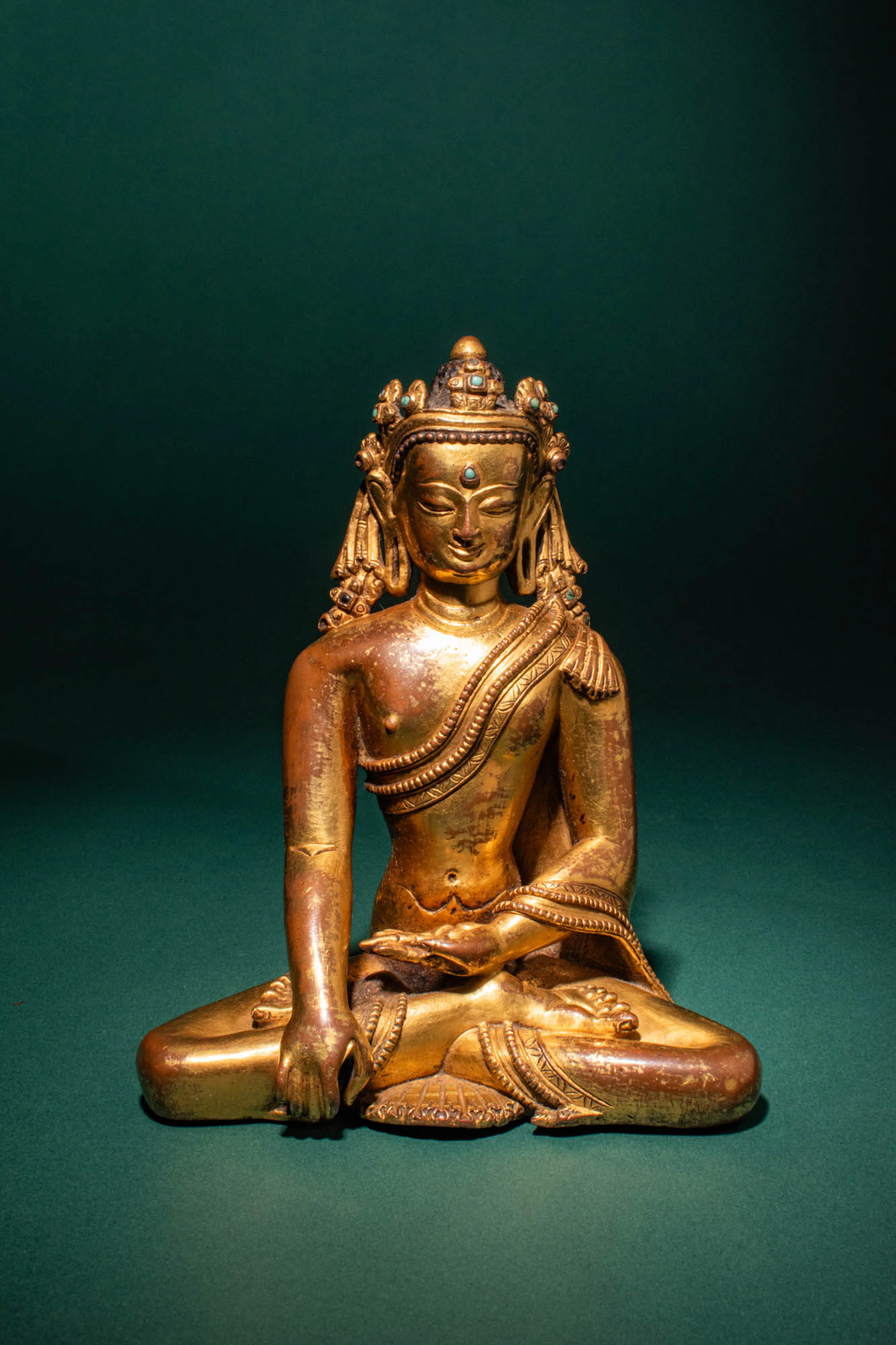 TIBETAN GILDED COPPER ALLOY CROWNED BUDDHA SHAKYAMUNI