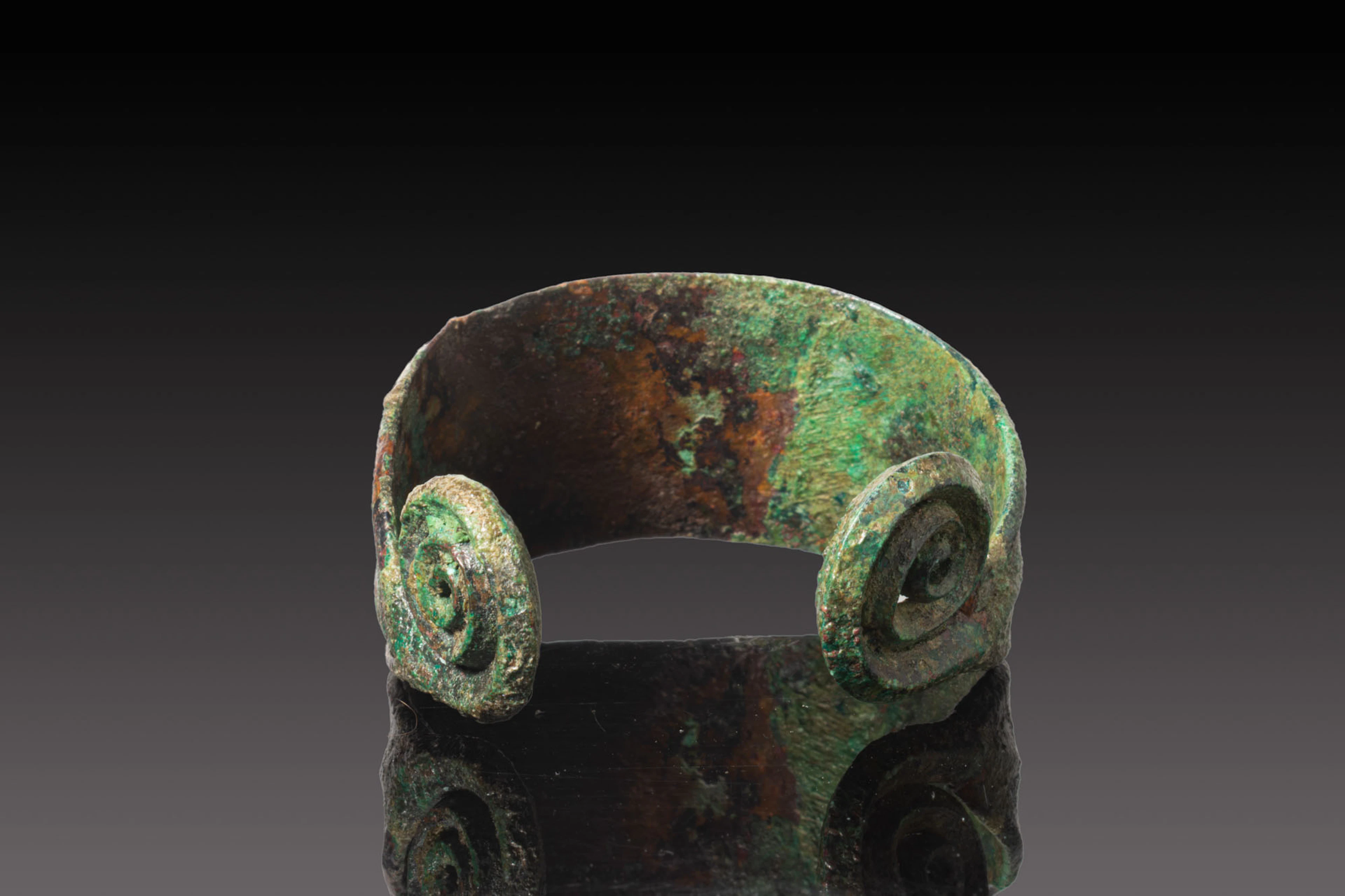 ICONIC CELTIC BRONZE BRACELET WITH SPIRALS