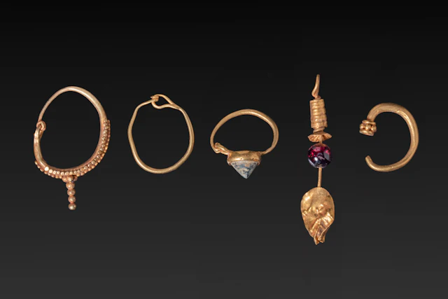 COLLECTION OF GREEK GOLD EARRINGS