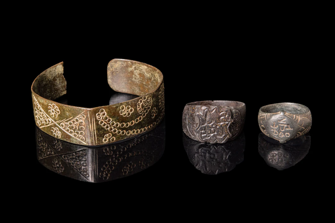 COLLECTION OF MEDIEVAL BRONZE JEWELLERY