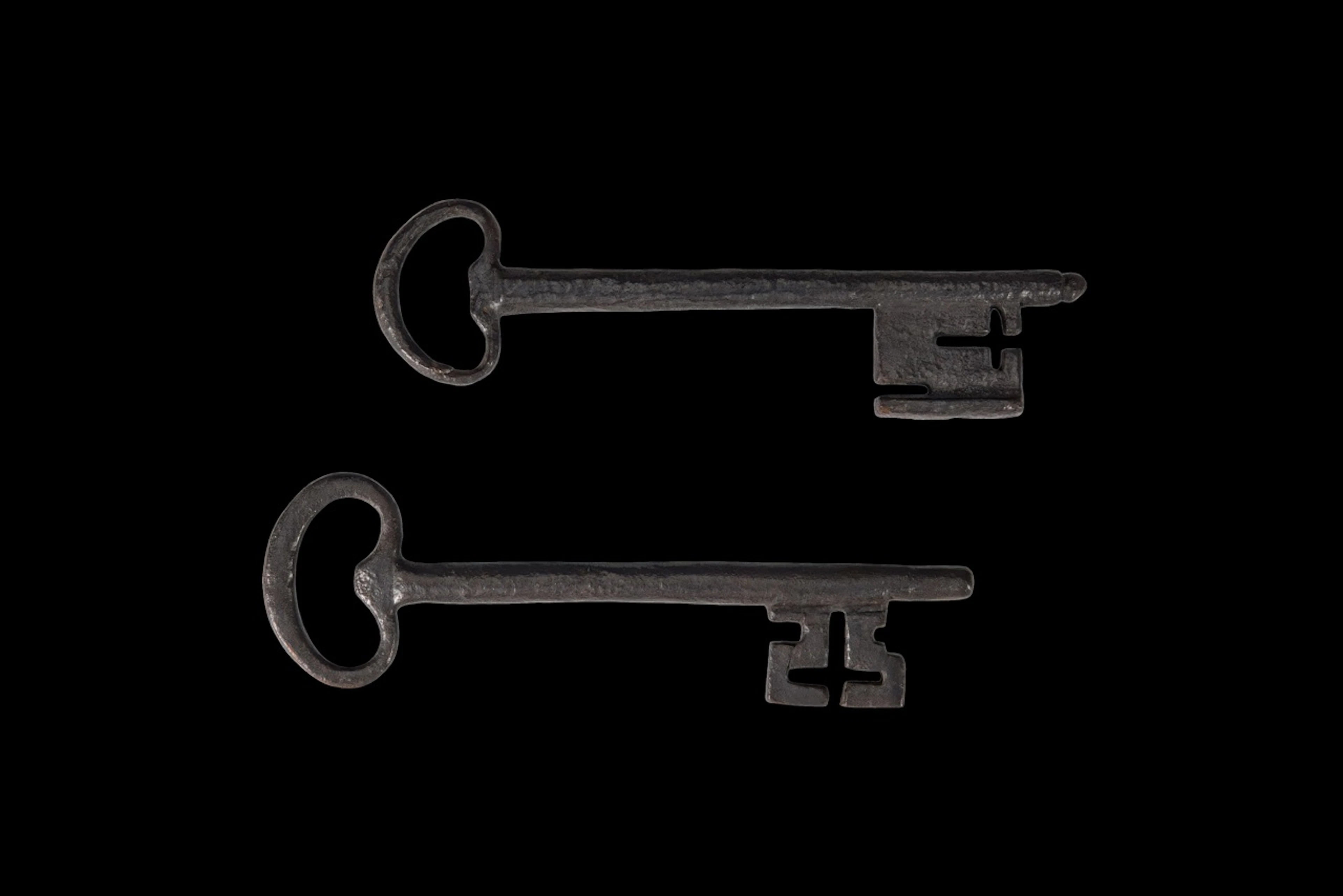 PAIR OF LARGE MEDIEVAL IRON KEYS