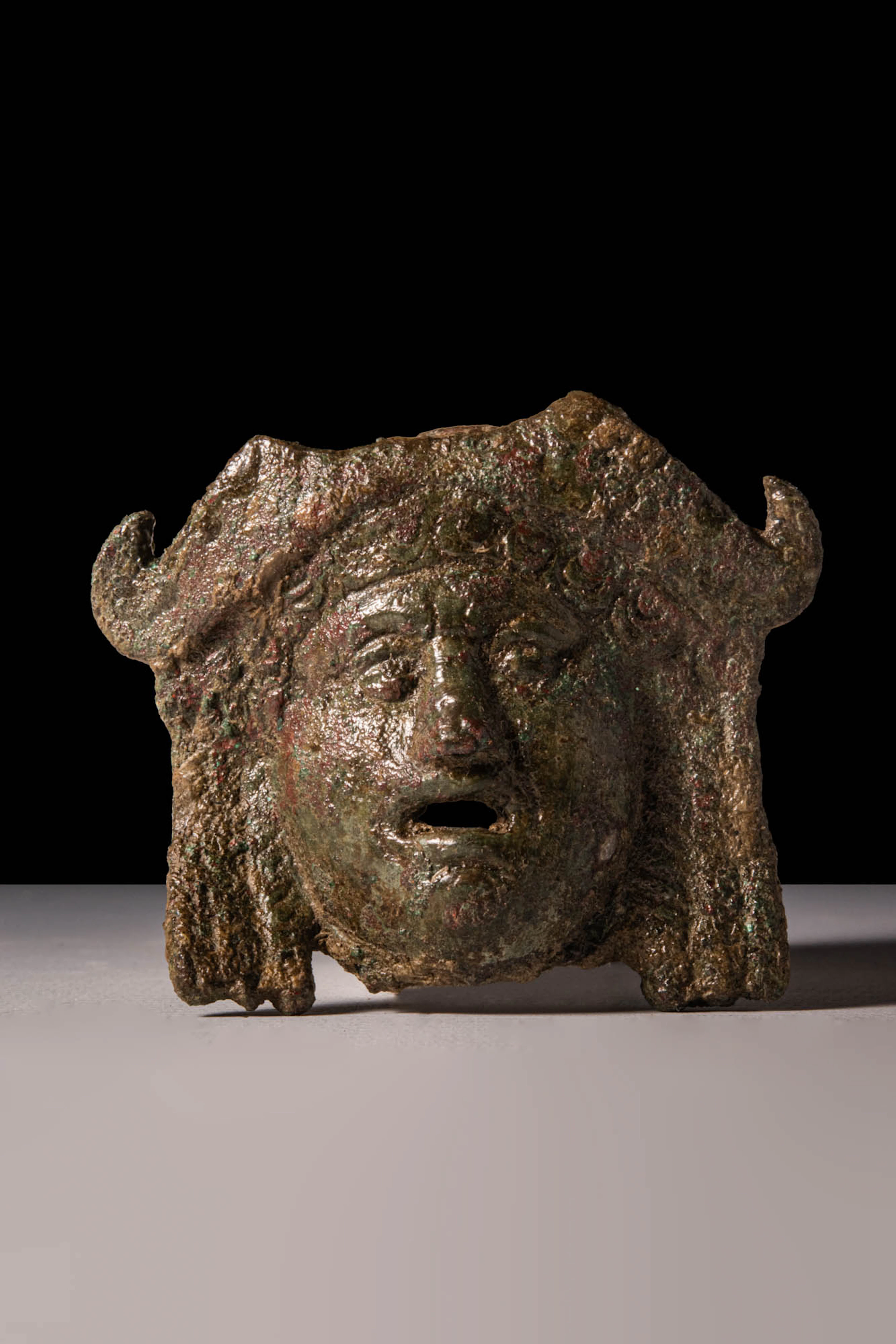ROMAN BRONZE HEAD OF MEDUSA APPLIQU�