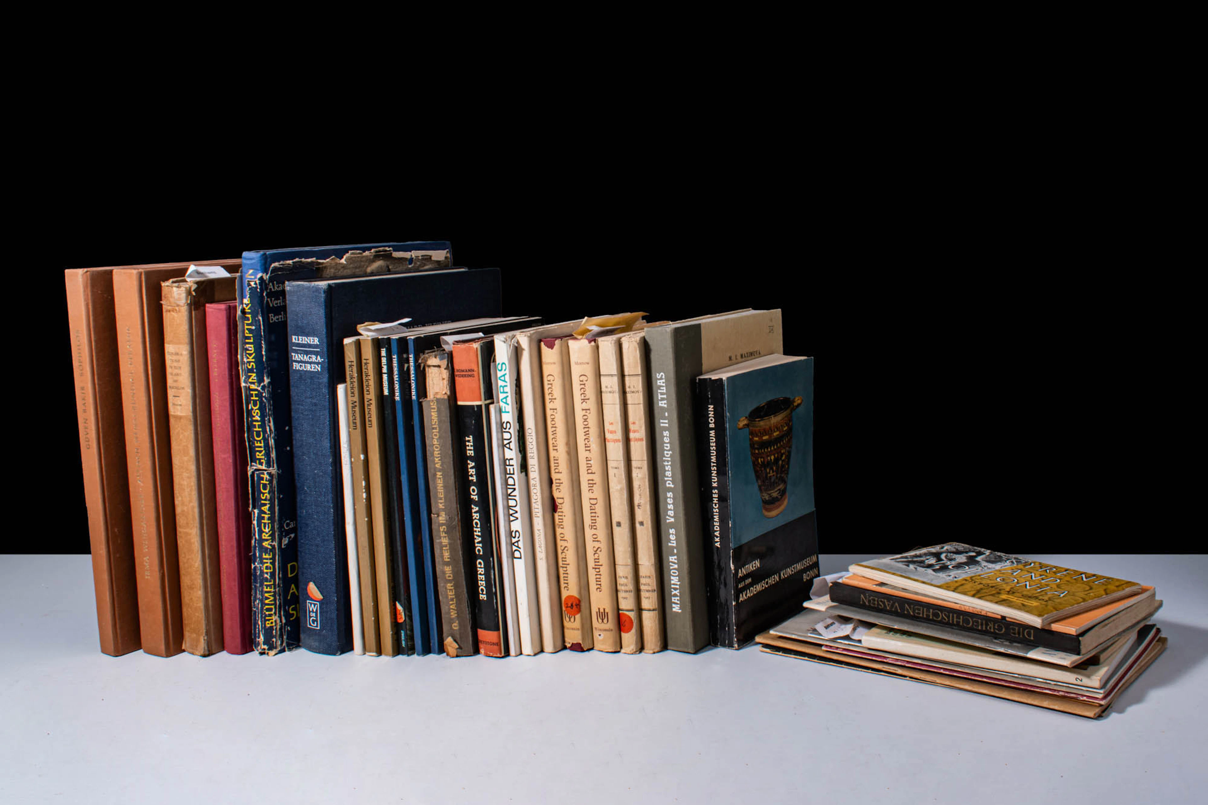 PRINCE LIBRARY - COLLECTION OF BOOKS ON ANCIENT GREEK ART