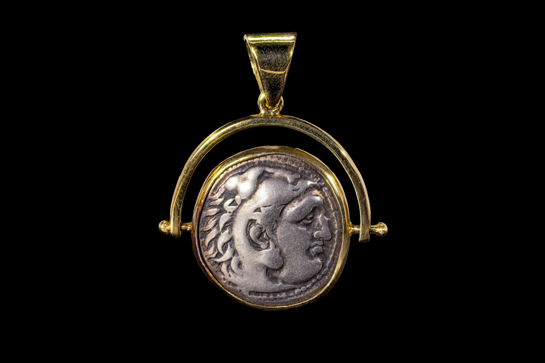 HELLENISTIC SILVER DRACHM OF ALEXANDER THE GREAT IN SILVER PENDANT