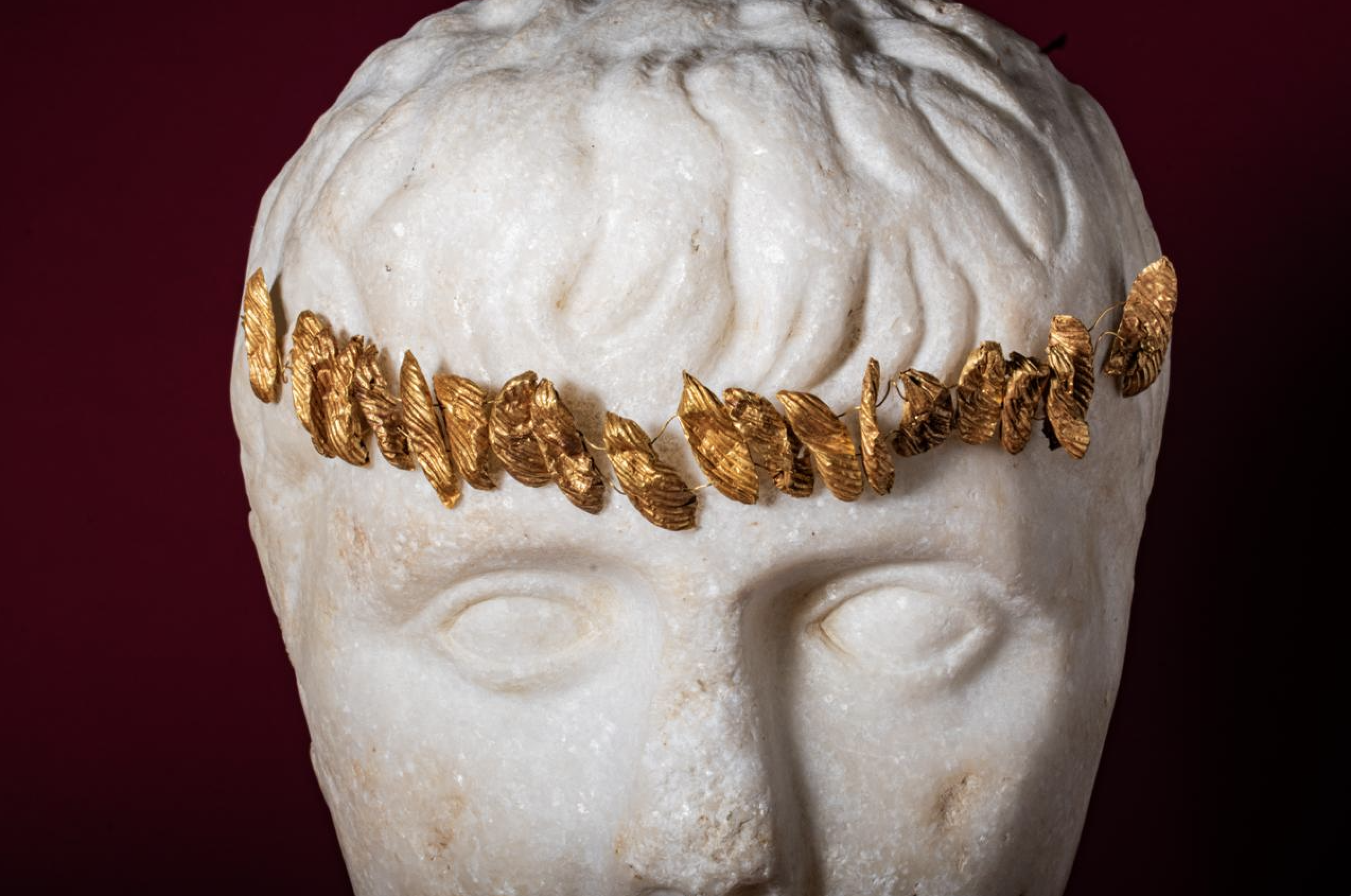 GREEK GOLD LAUREL WREATH