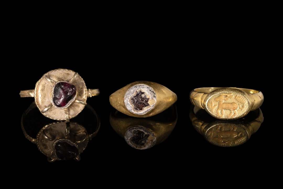COLLECTION OF ROMAN AND SASSANIAN GOLD RINGS
