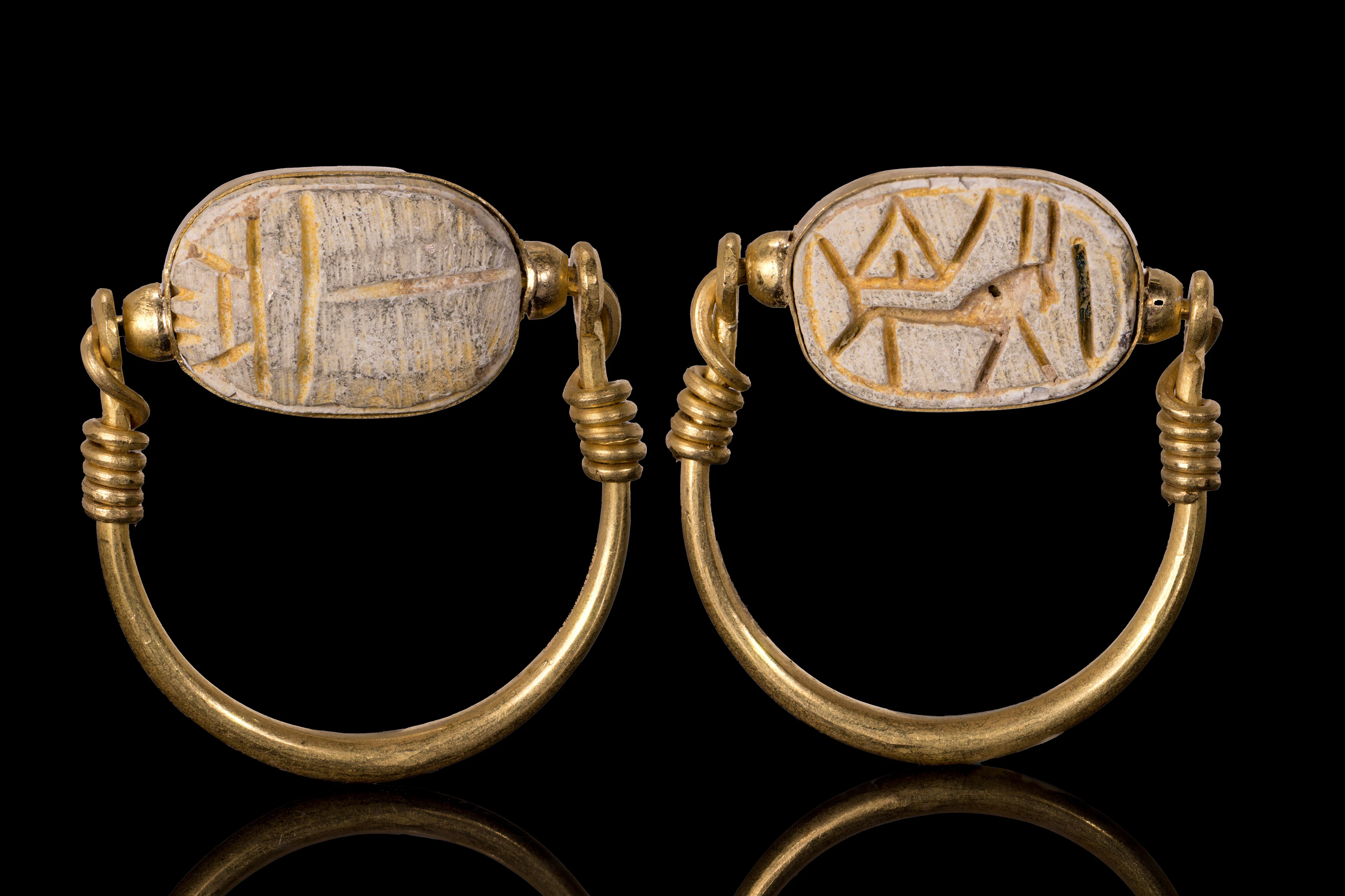EGYPTIAN STEATITE SCARAB WITH BULL IN GOLD RING