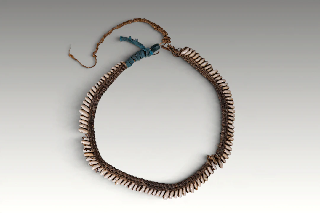PAPUA NEW GUINEA SHELL NECKLACE